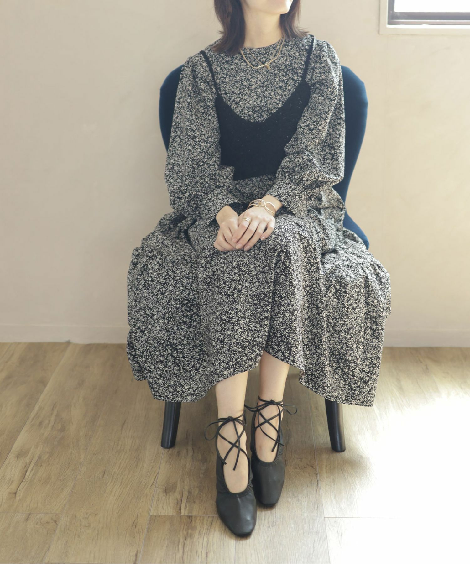 スクエアトゥレースアップパンプス