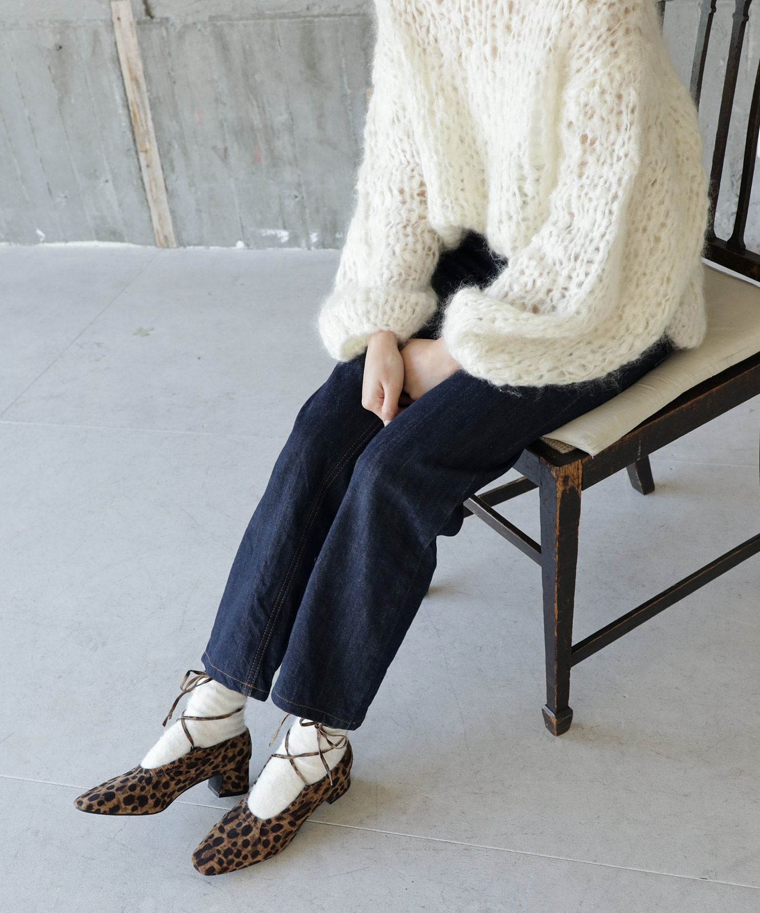 スクエアトゥレースアップパンプス