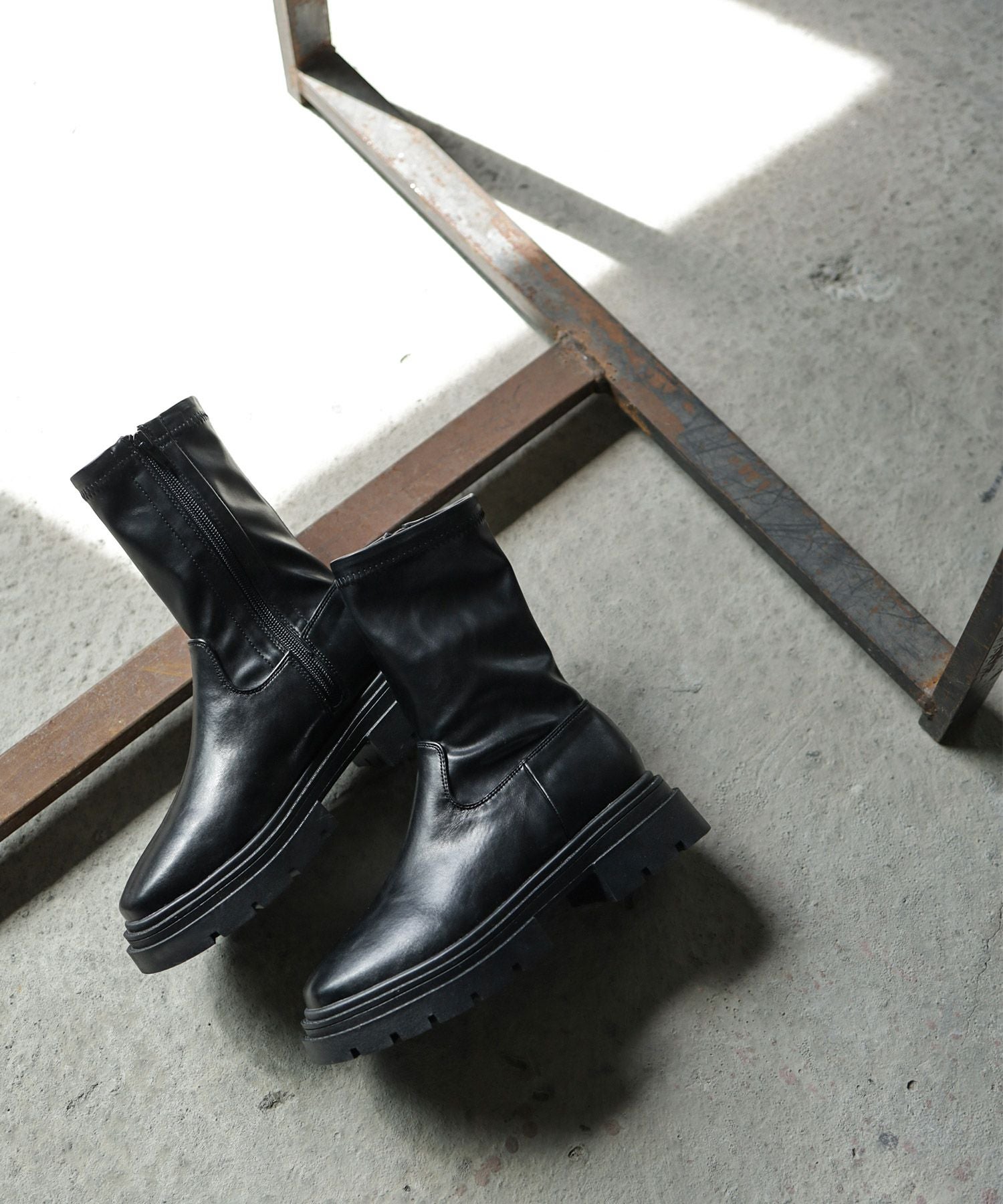 ボリュームトラックソール厚底ストレッチショートブーツ【公式ショップ・ZOZOTOWN・Amazon限定販売アイテム】▲返品不可