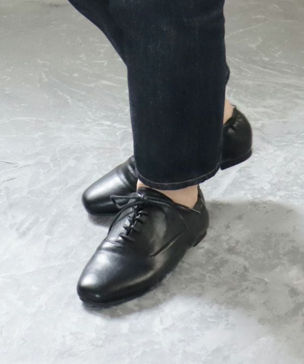 【4E幅広・大きいサイズ】スクエアトゥフラットレースアップパンプス ▲返品不可