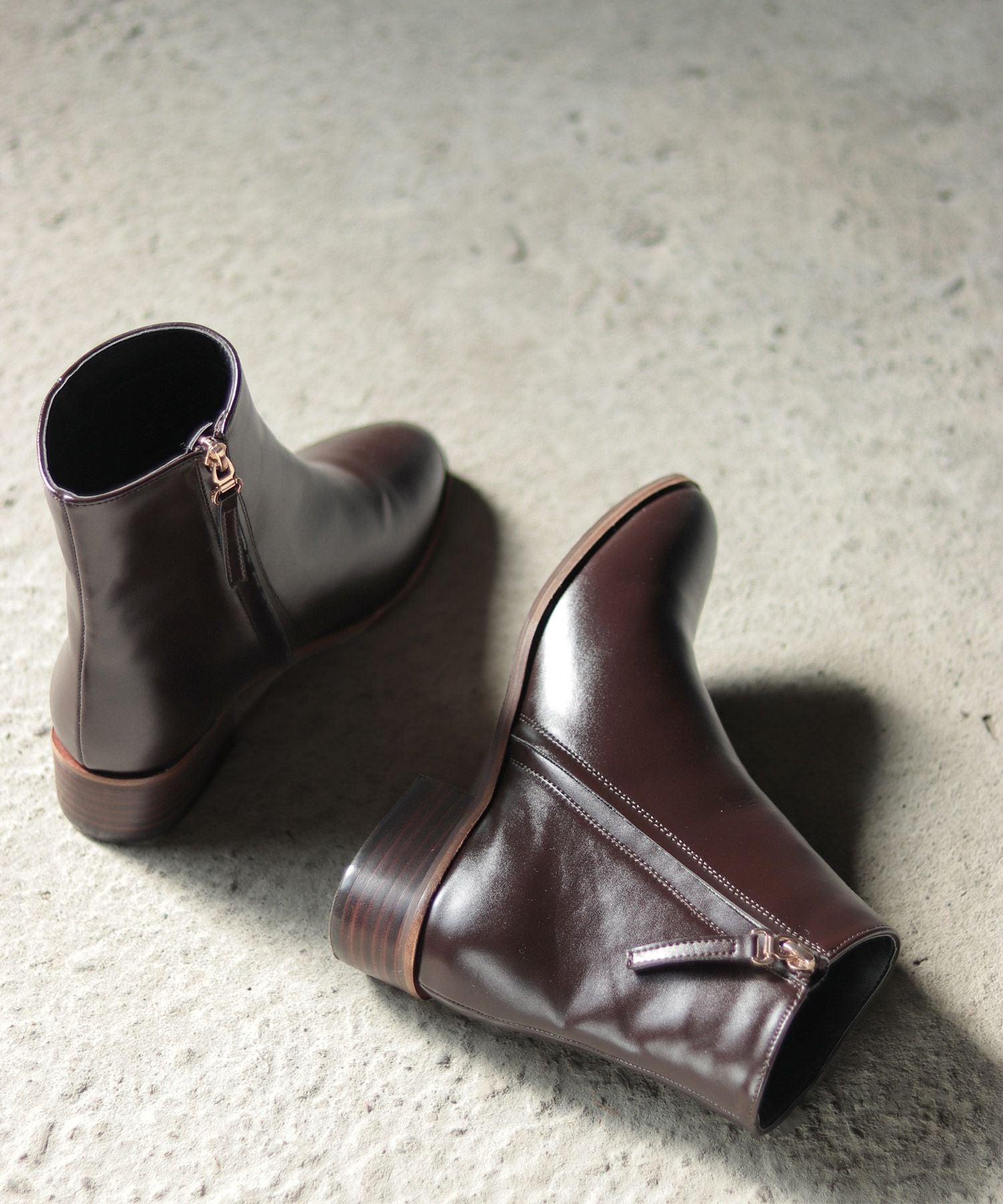 内側ファーのウッドヒールショートブーツ