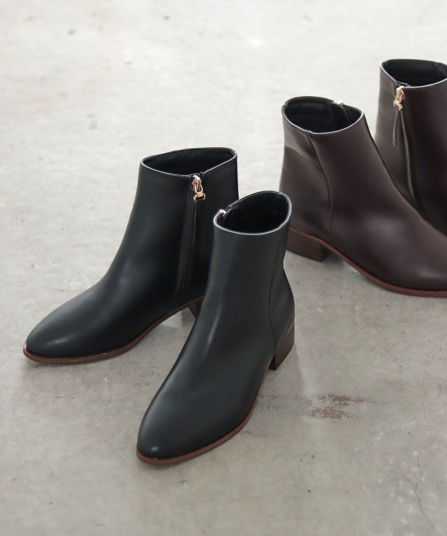 内側ファーのウッドヒールショートブーツ