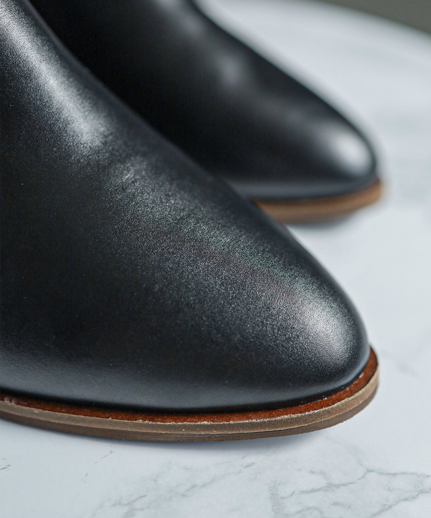 内側ファーのウッドヒールショートブーツ