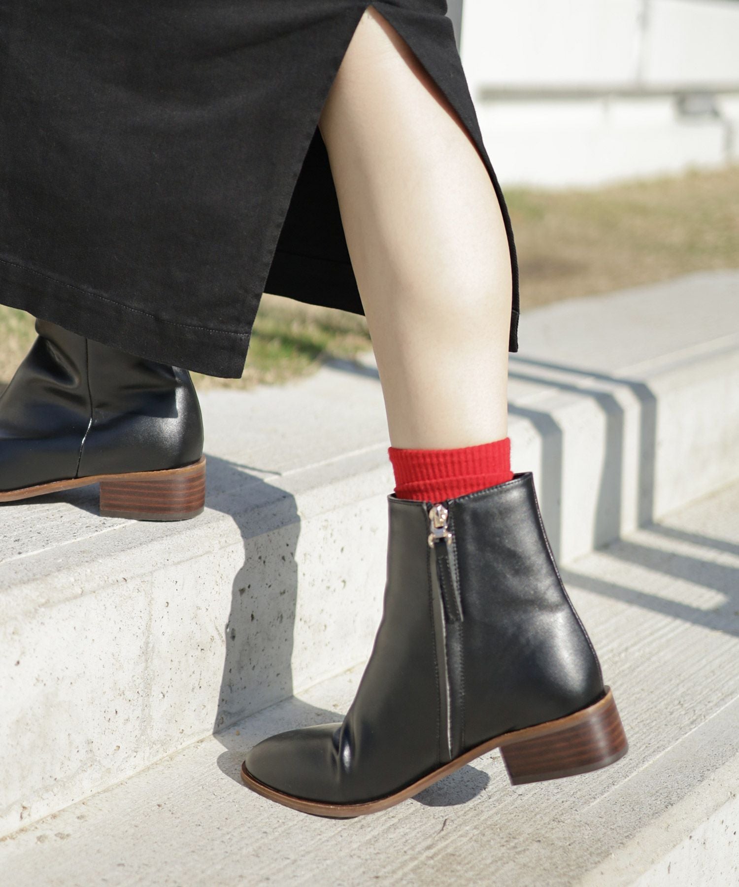 内側ファーのウッドヒールショートブーツ