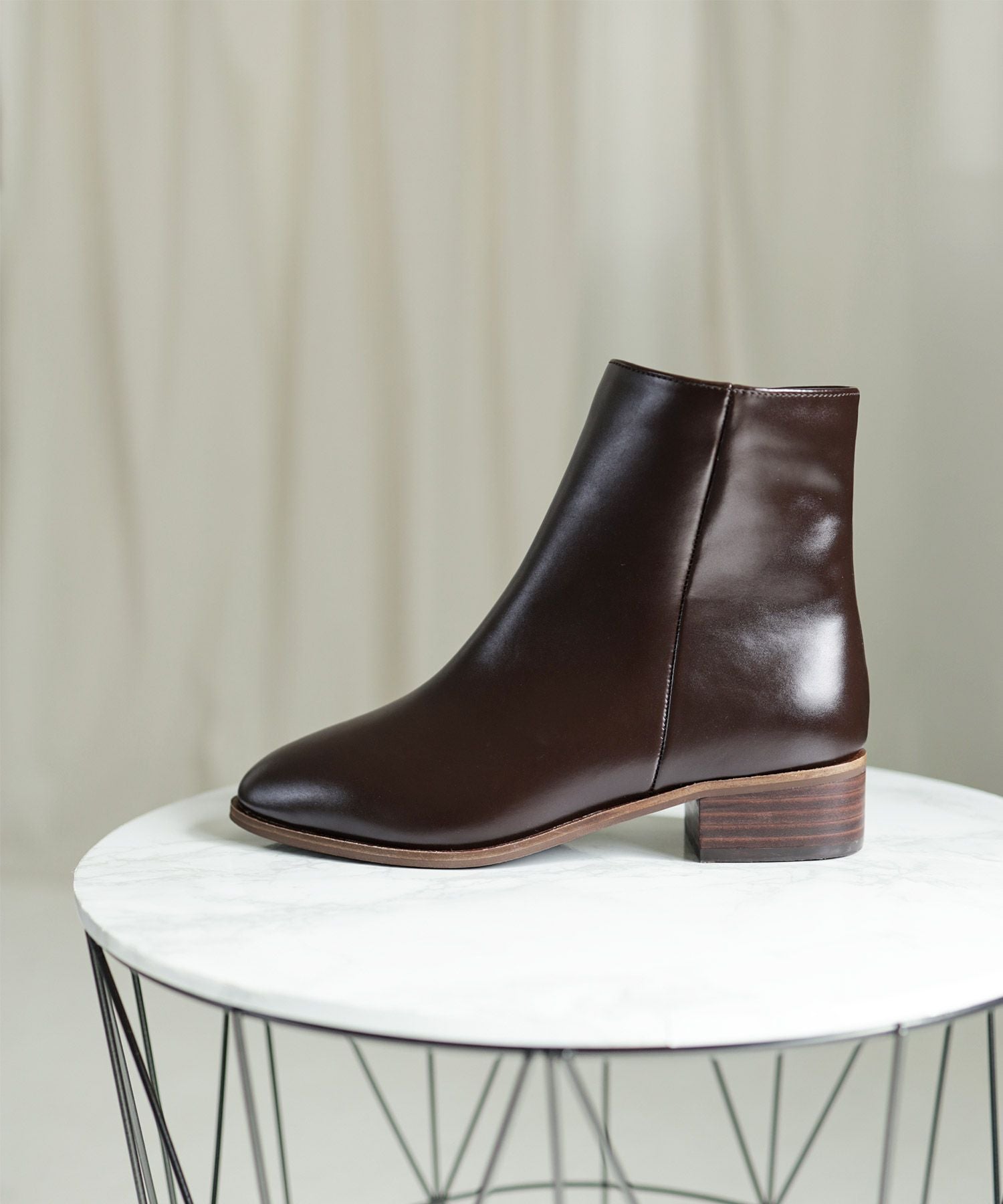 内側ファーのウッドヒールショートブーツ