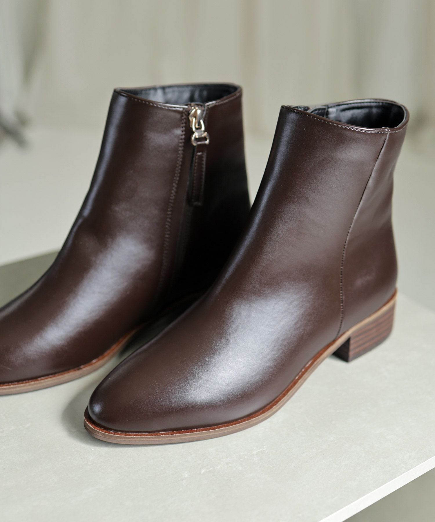 内側ファーのウッドヒールショートブーツ