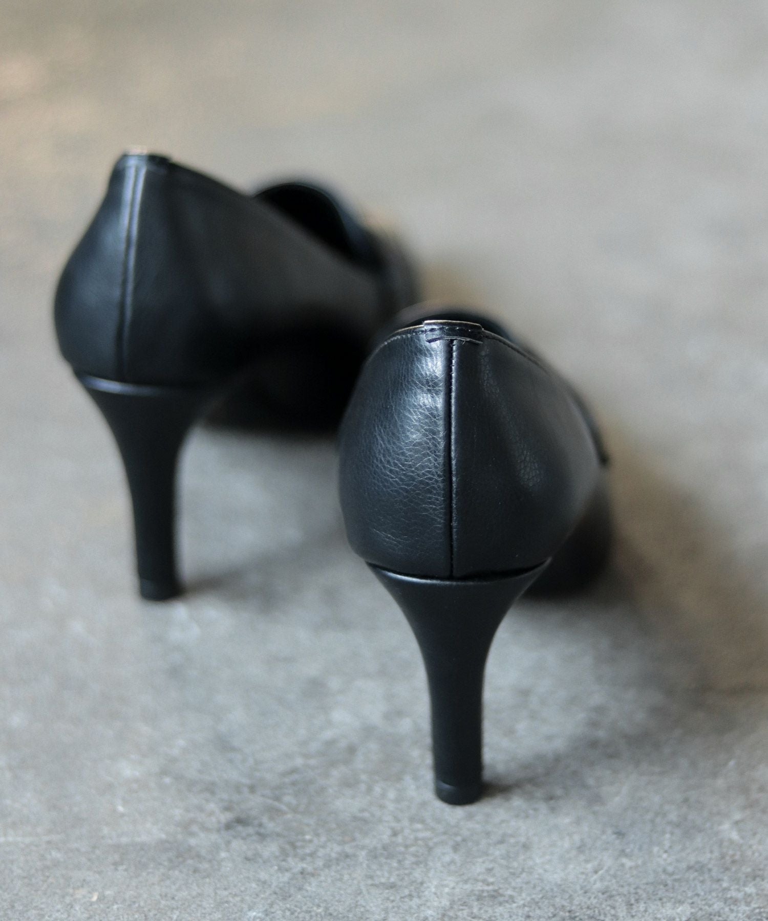 ポインテッドトゥコインローファーパンプス