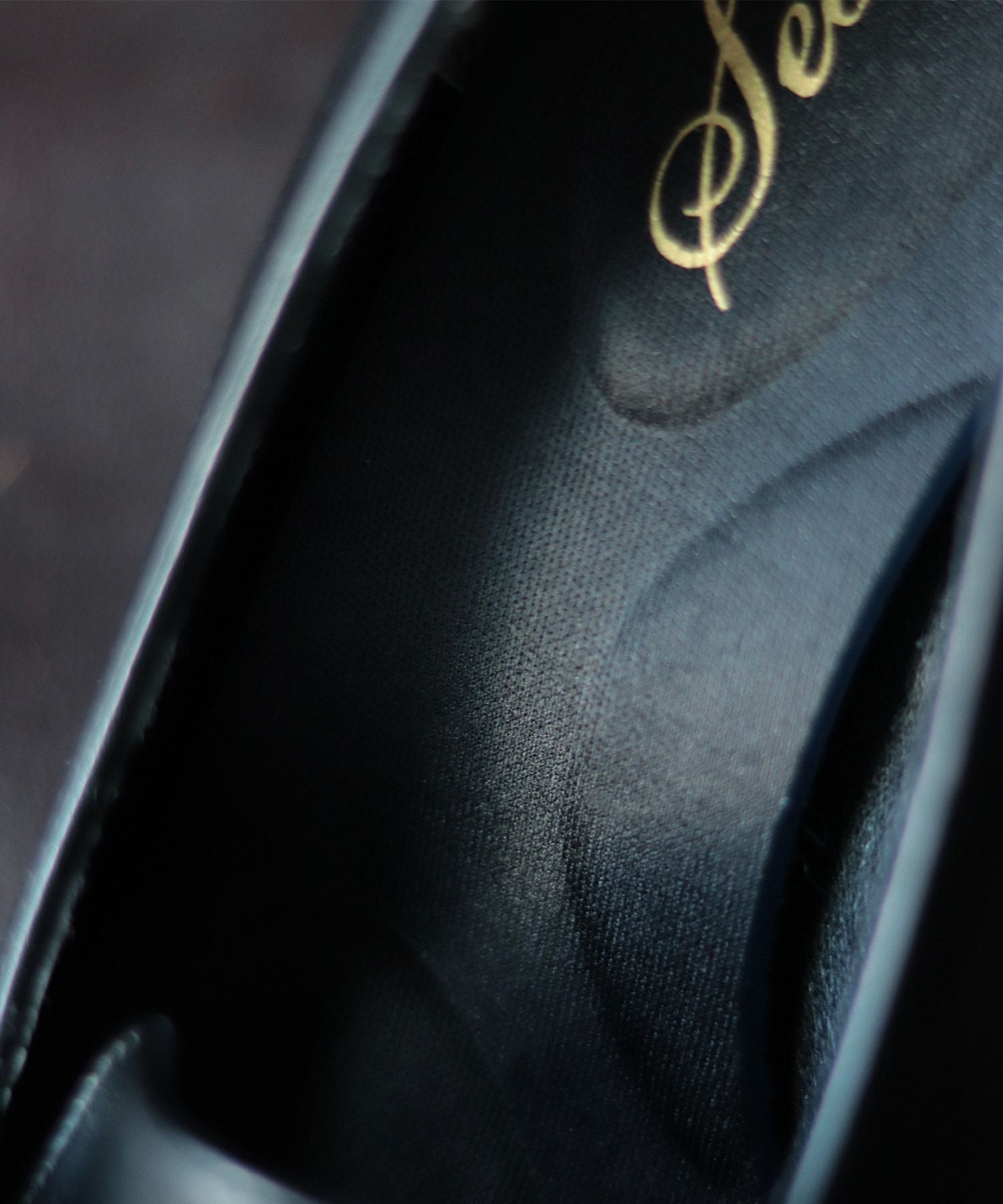 ポインテッドトゥコインローファーパンプス