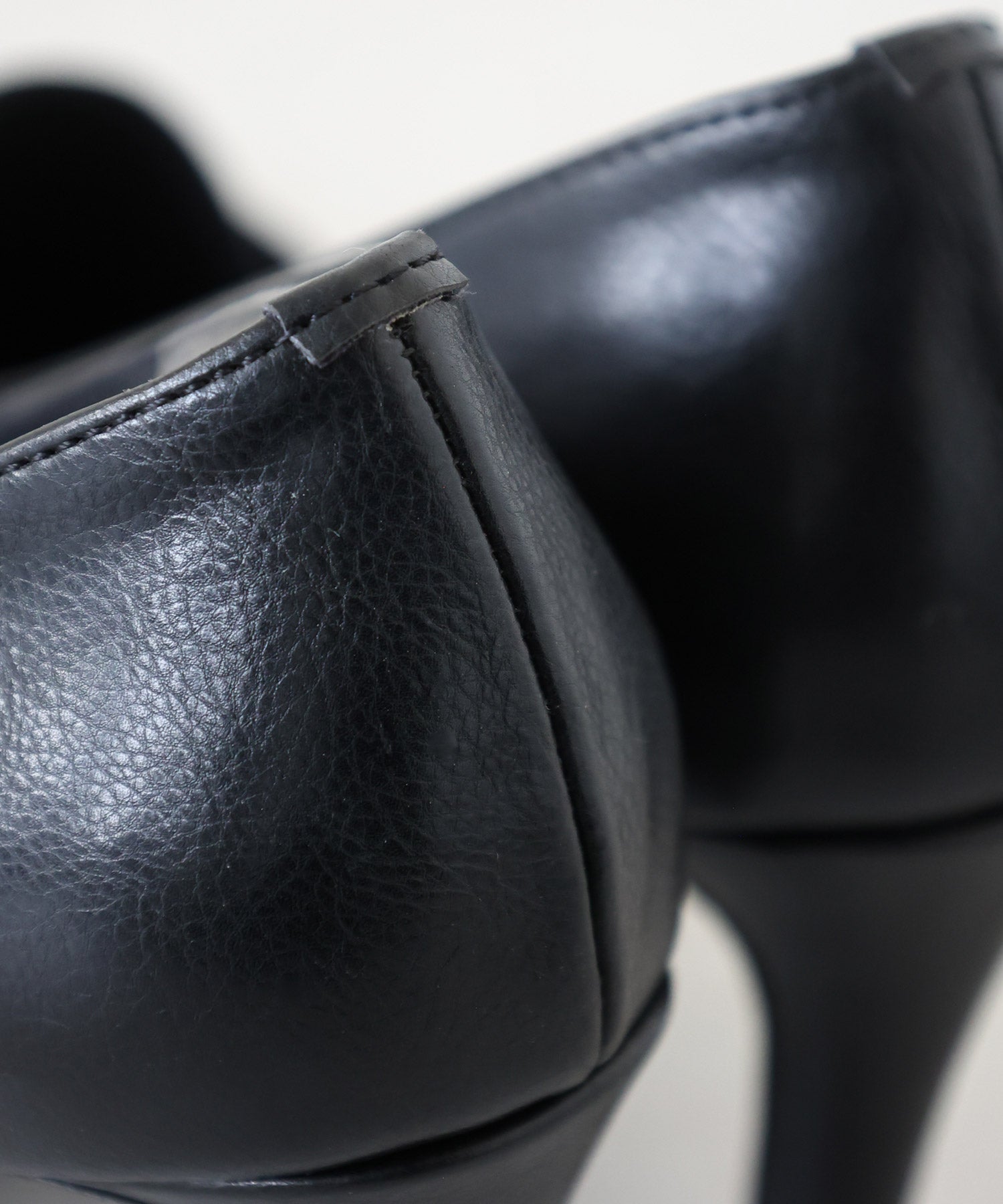 ポインテッドトゥコインローファーパンプス