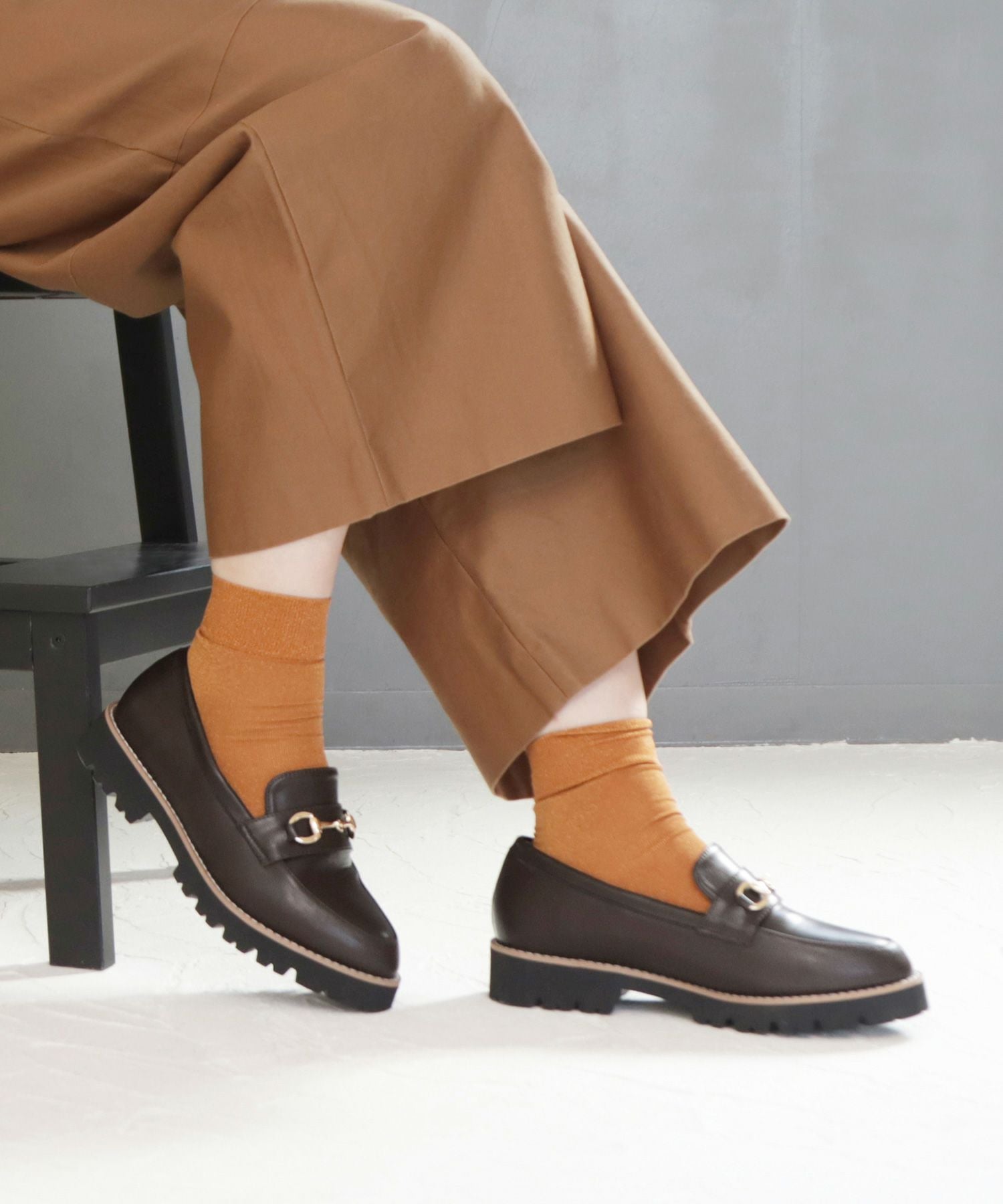 【4E幅広・大きいサイズ】ビットモチーフ厚底ローファー