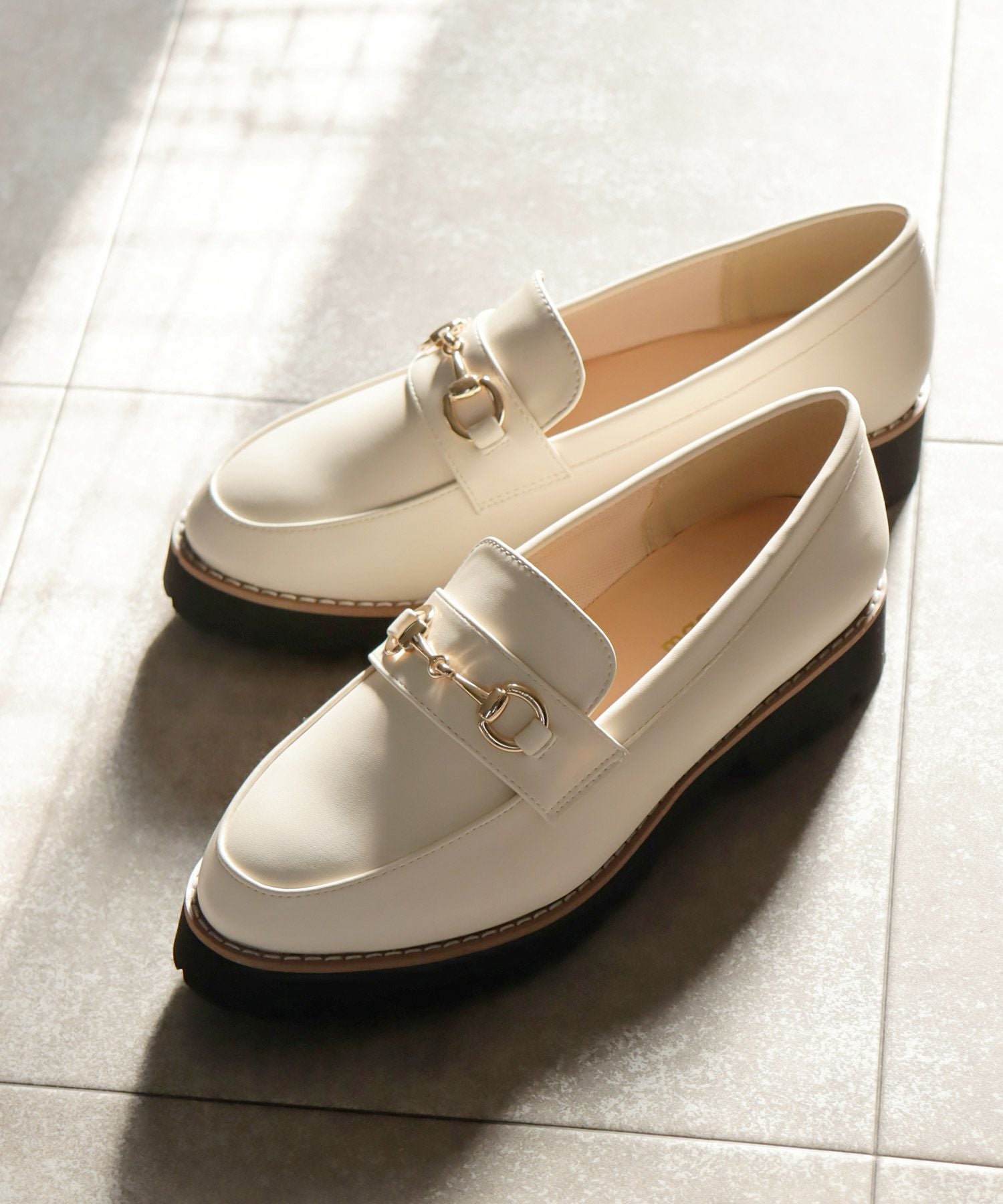 【4E幅広・大きいサイズ】ビットモチーフ厚底ローファー