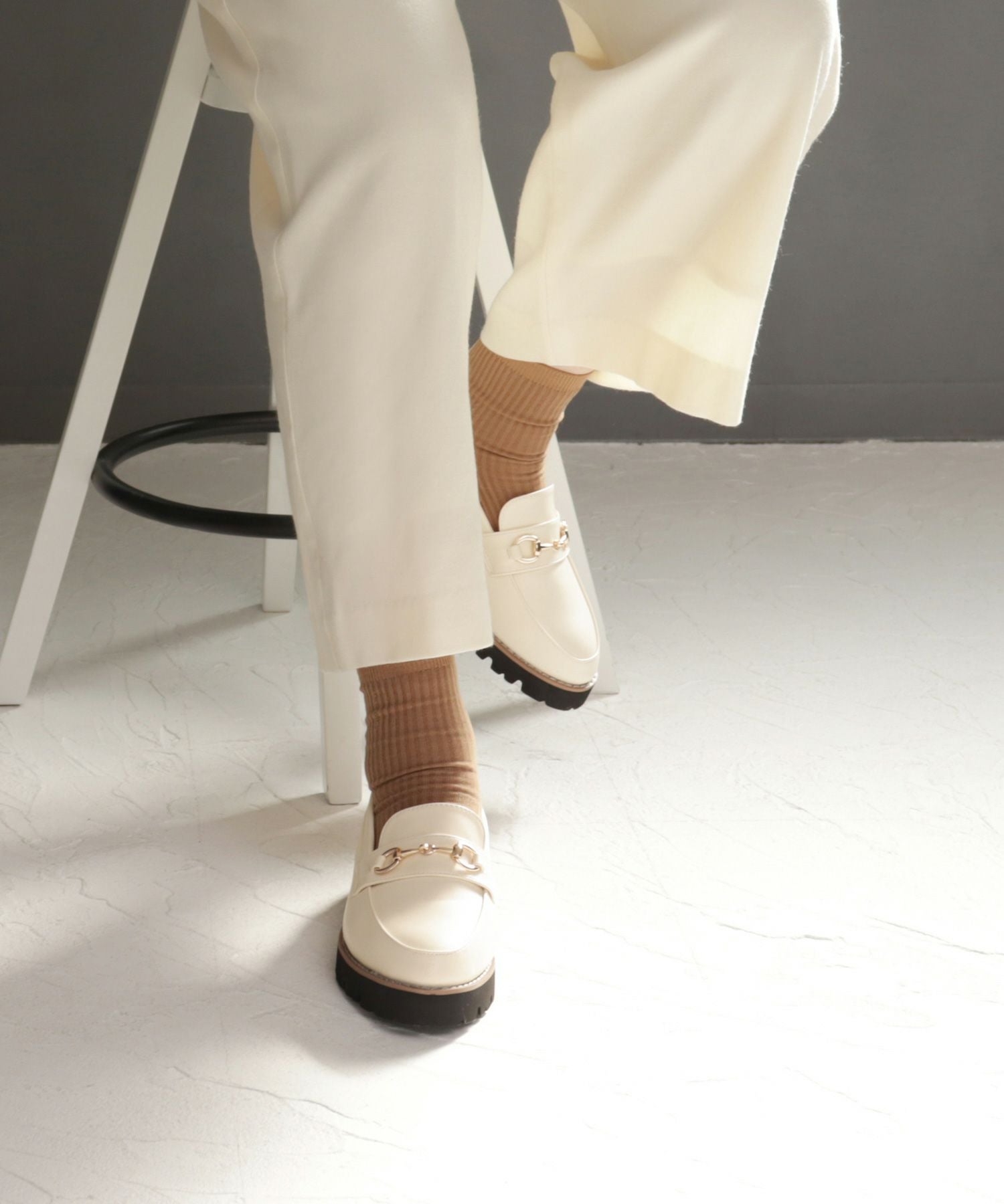 【4E幅広・大きいサイズ】ビットモチーフ厚底ローファー