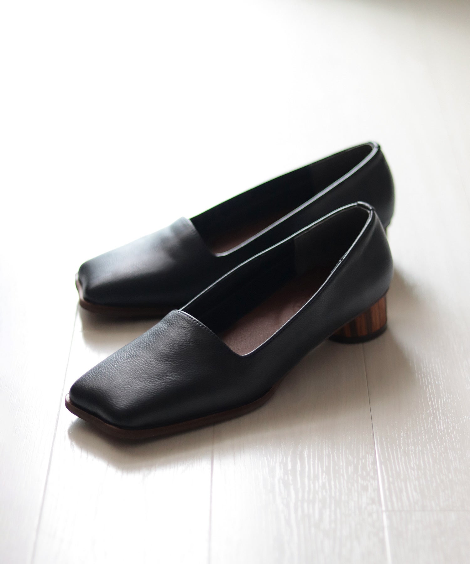 nekoミミトゥのサークルウッド巻きヒールパンプス【公式ショップ・ZOZOTOWN限定販売アイテム】▲返品交換不可