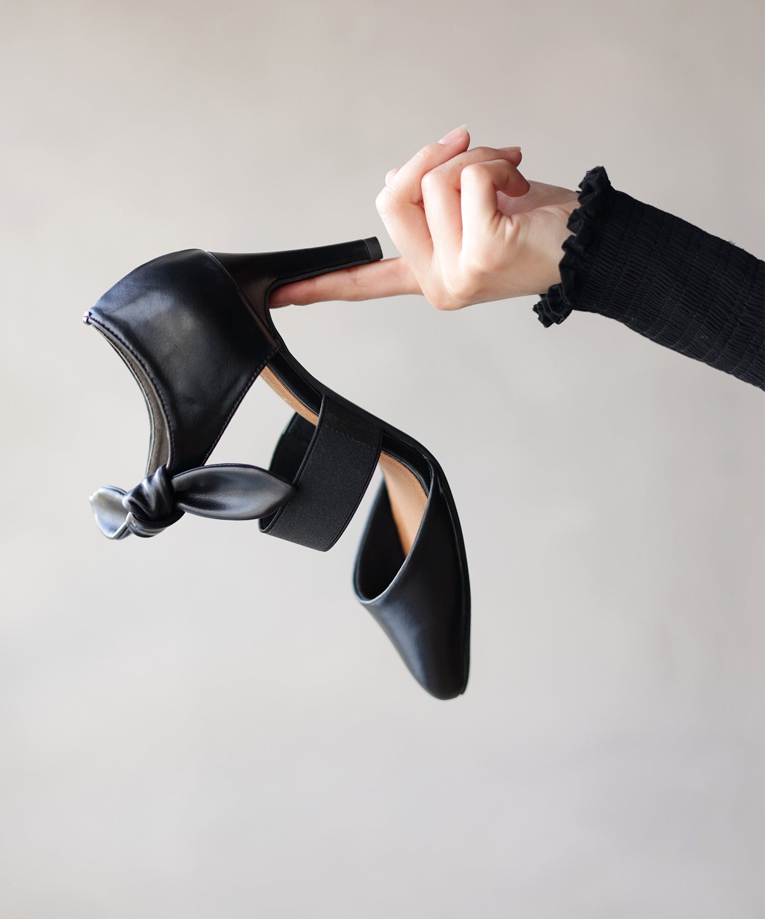 取り外しできるリボン付きゴムストラップピンヒールポインテッドトゥパンプス▲返品交換不可