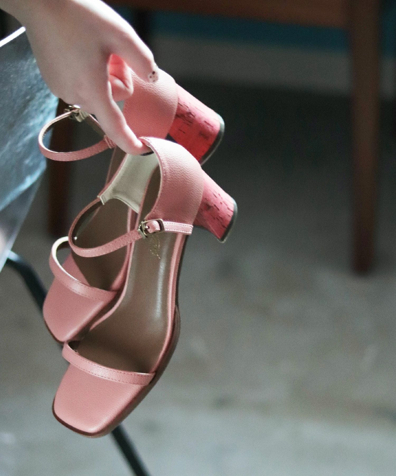 ウッド＆コルク巻きヒールのナローストラップメリージェーンサンダル▲返品交換不可