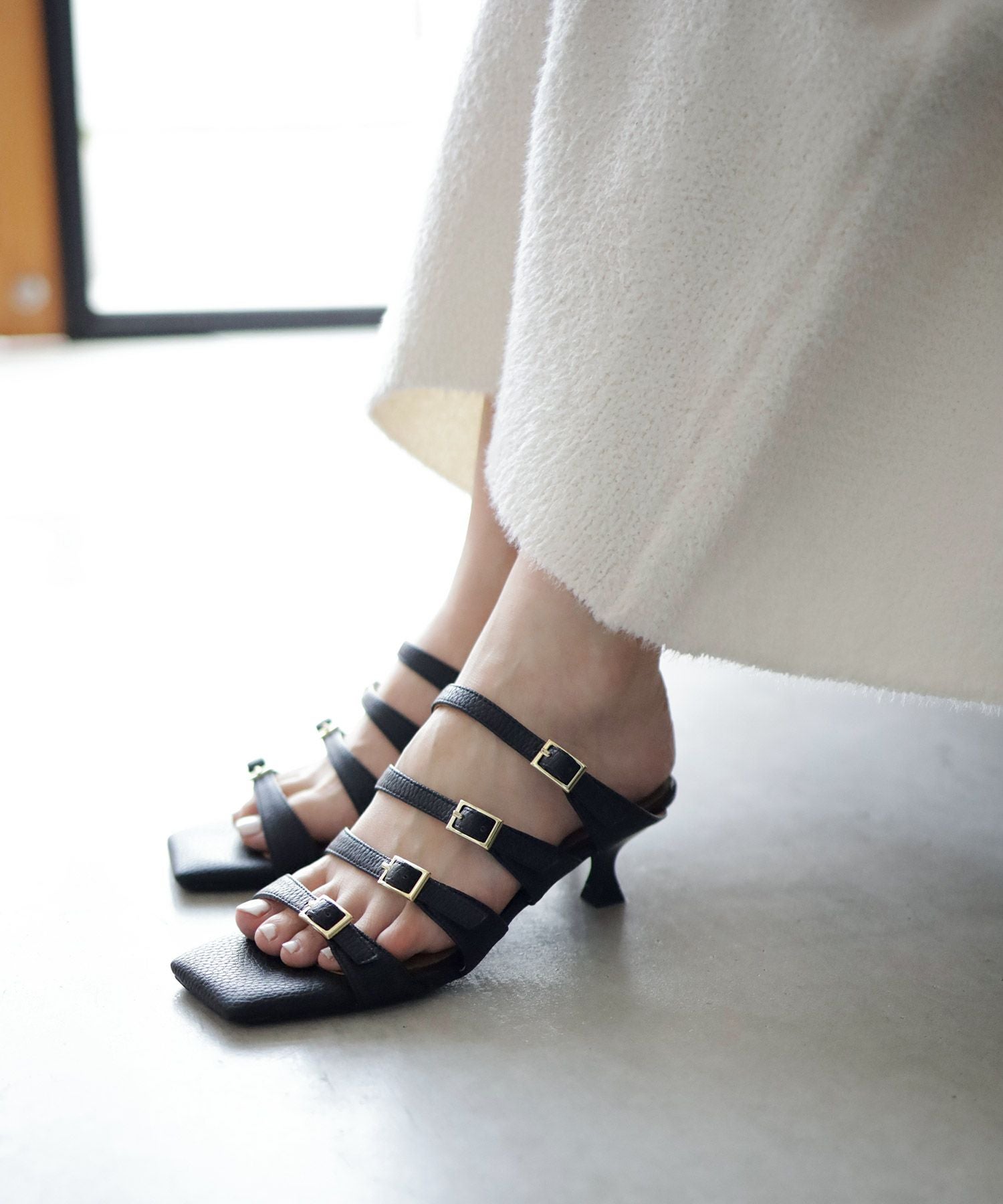 オールストラップスクエアトゥミュールサンダル▲返品交換不可