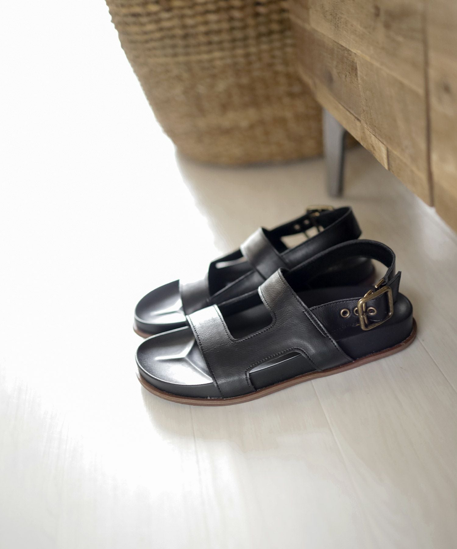 ラティスカットストラップのフットベッドサンダル【公式ショップ・ZOZOTOWN・Amazon限定販売アイテム】▲返品交換不可