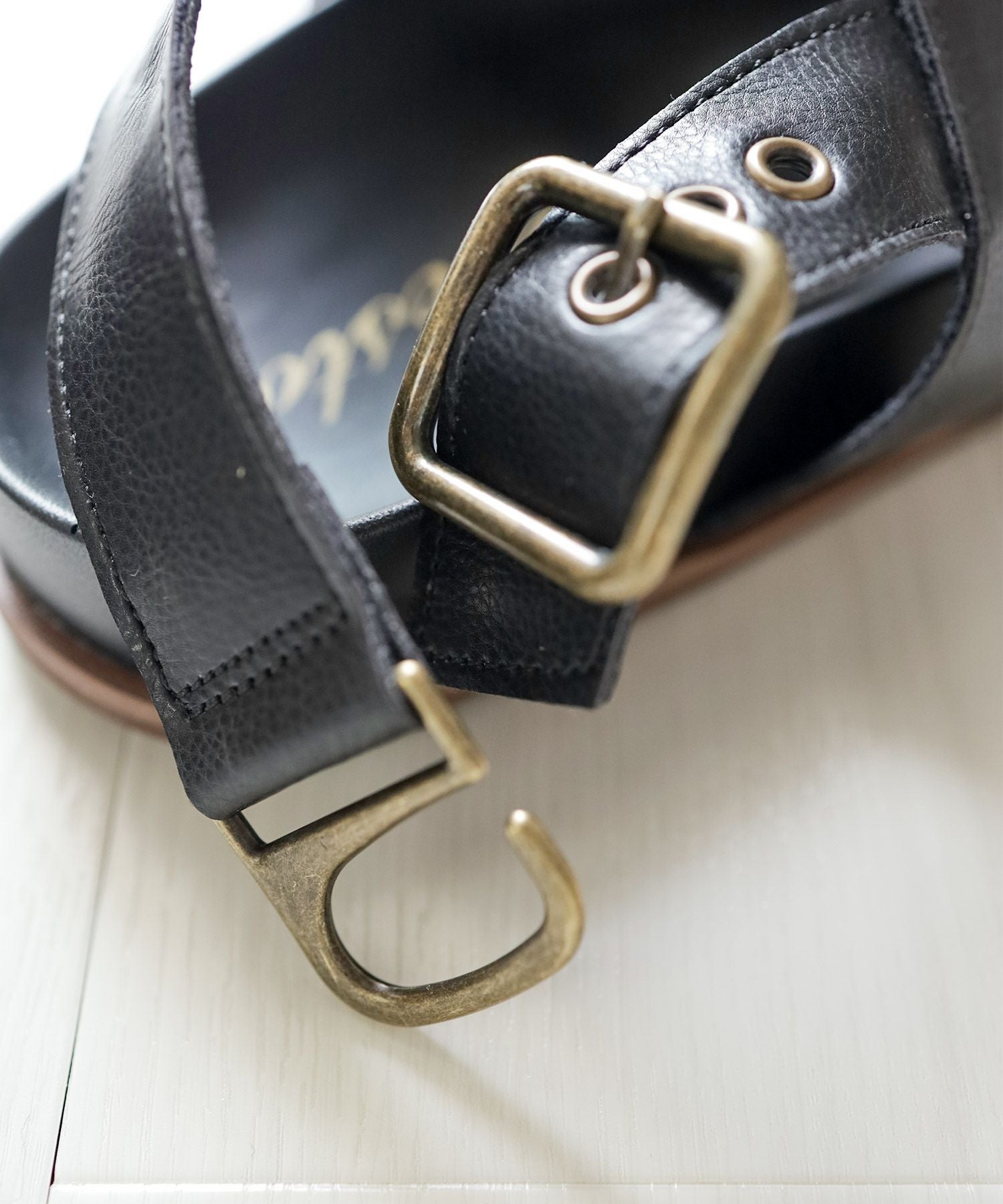 ラティスカットストラップのフットベッドサンダル【公式ショップ・ZOZOTOWN・Amazon限定販売アイテム】▲返品交換不可