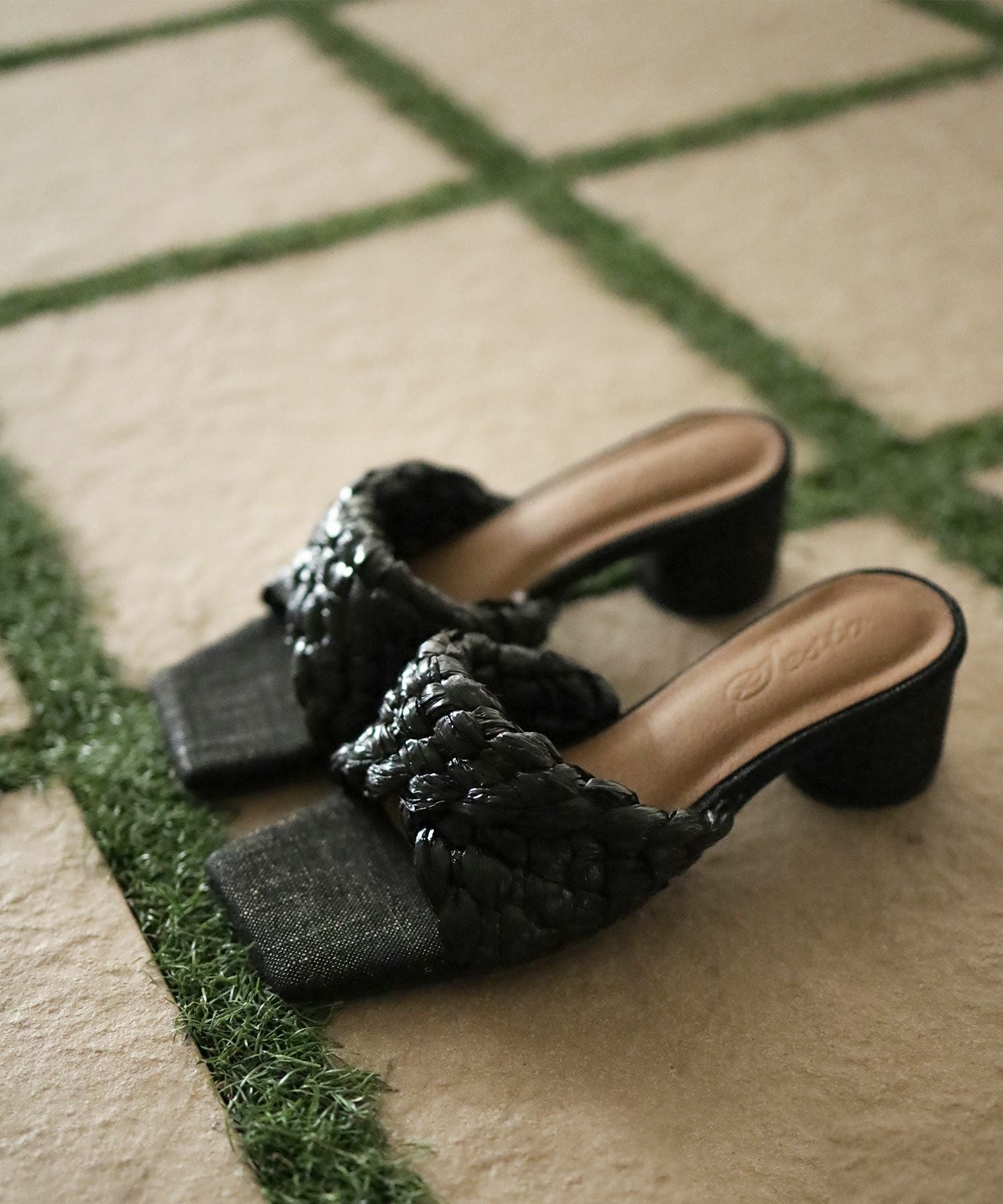 編み込みデザインサークルヒールミュールサンダル▲返品不可