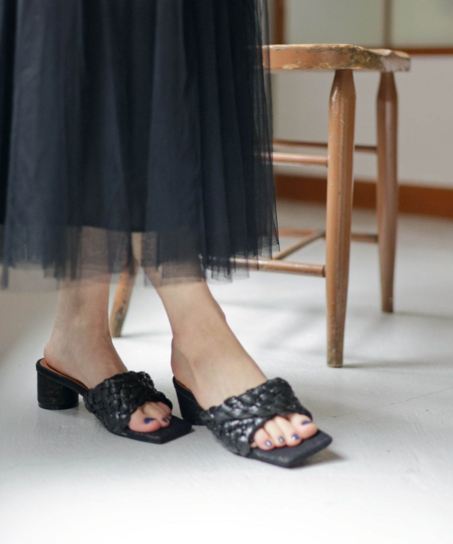 編み込みデザインサークルヒールミュールサンダル▲返品不可