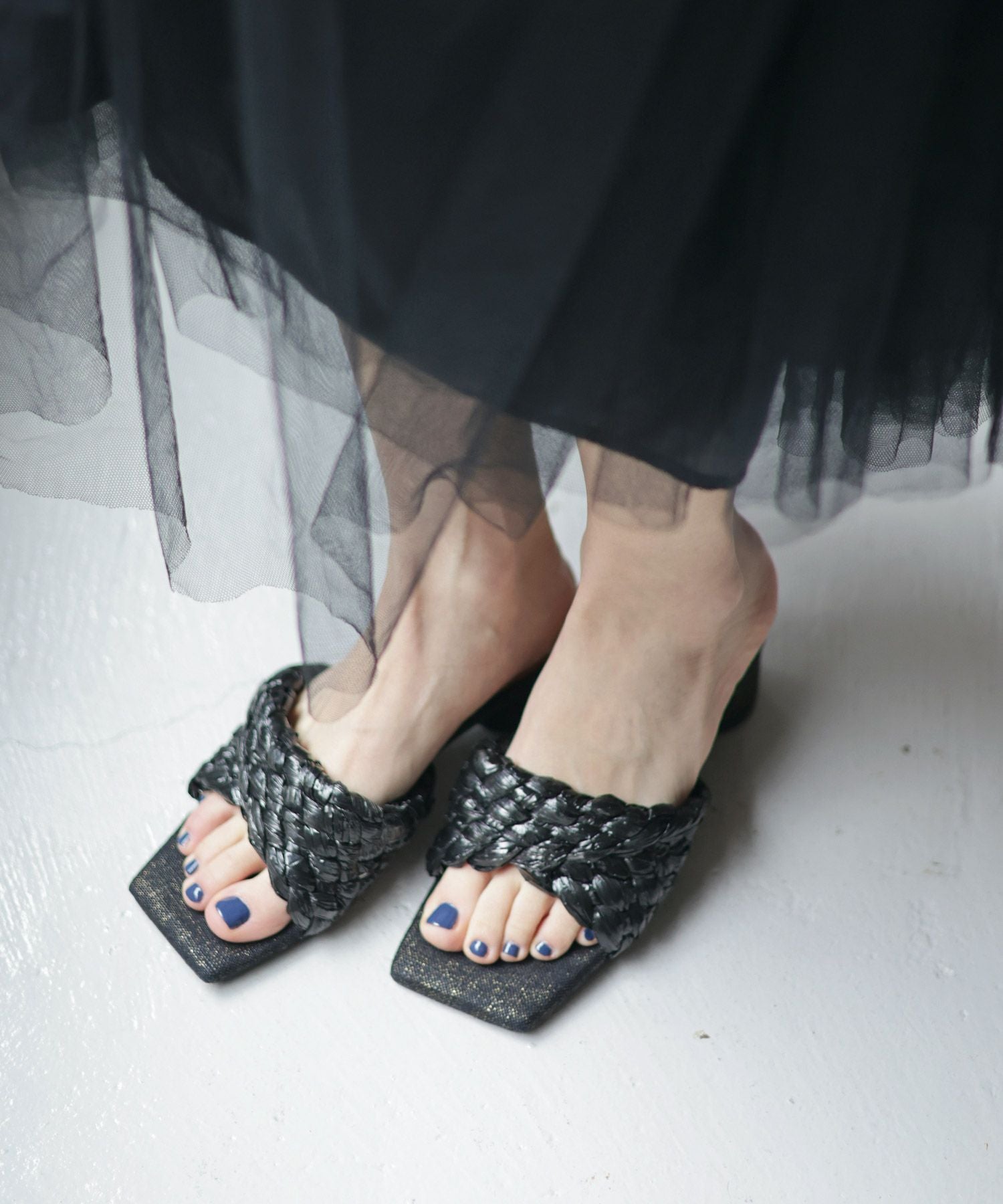 編み込みデザインサークルヒールミュールサンダル▲返品不可