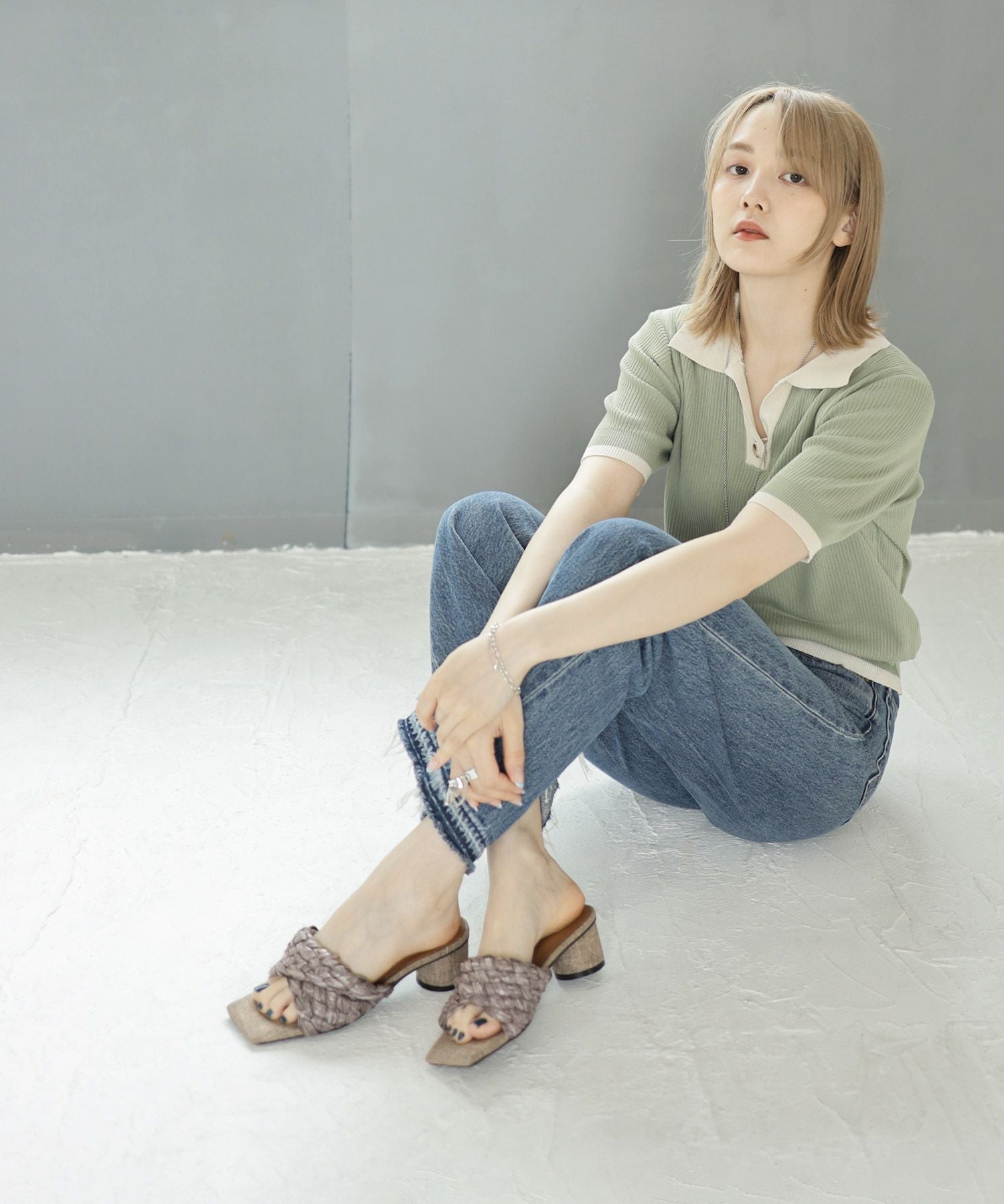 編み込みデザインサークルヒールミュールサンダル▲返品不可