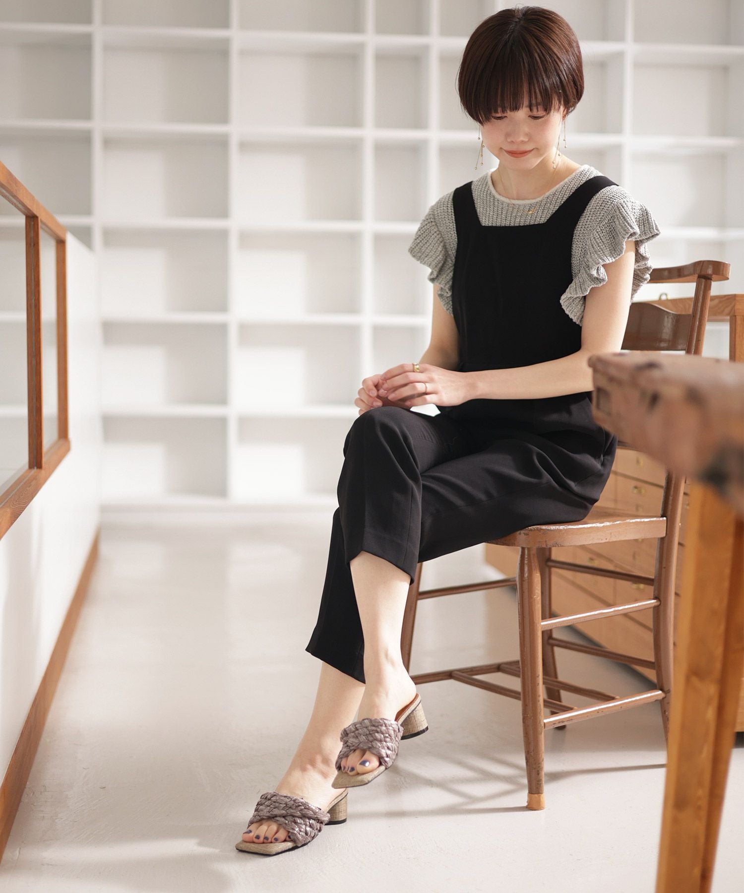 編み込みデザインサークルヒールミュールサンダル▲返品不可