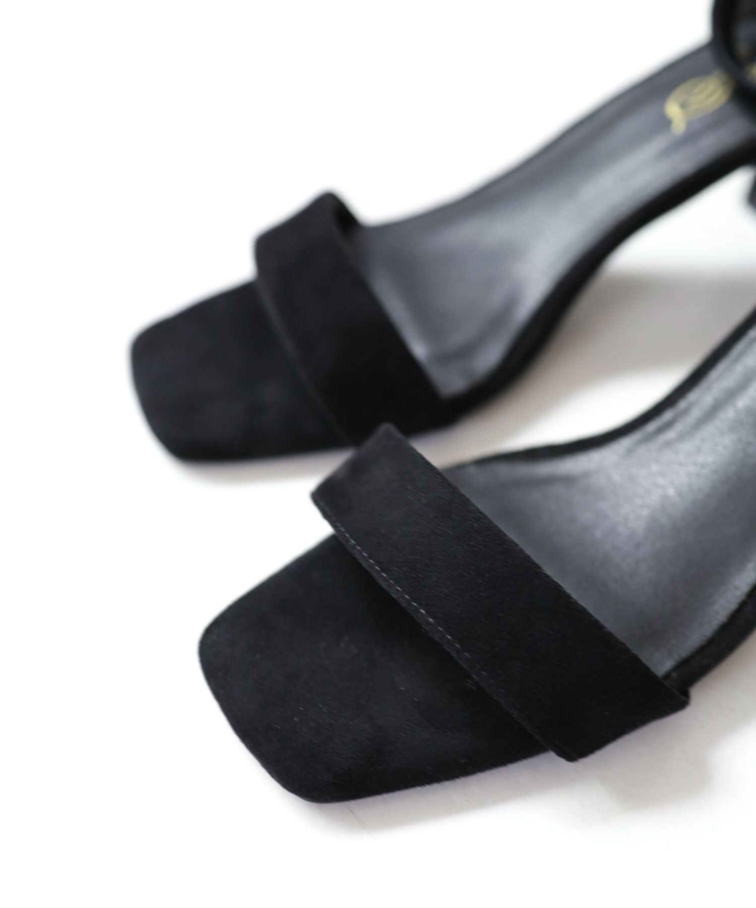 プレートヒールアンクルストラップサンダル 一部3月末頃入荷予定