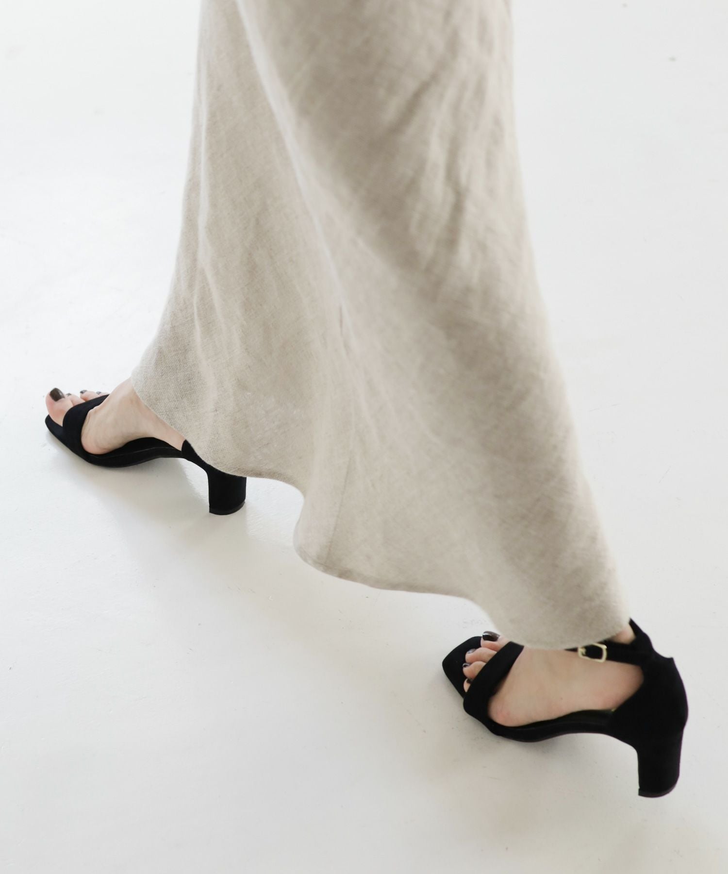 プレートヒールアンクルストラップサンダル 一部3月末頃入荷予定