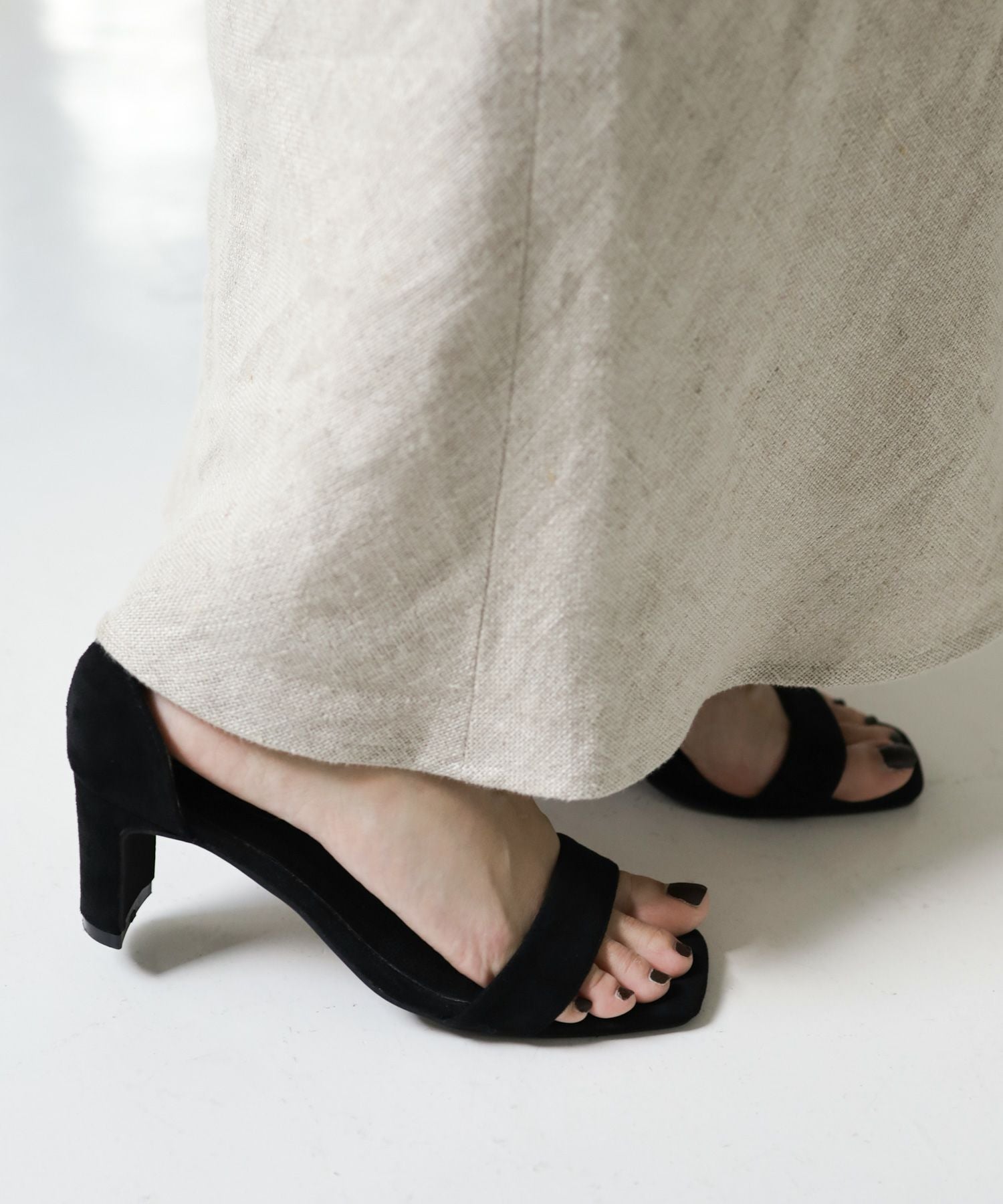 プレートヒールアンクルストラップサンダル 一部3月末頃入荷予定