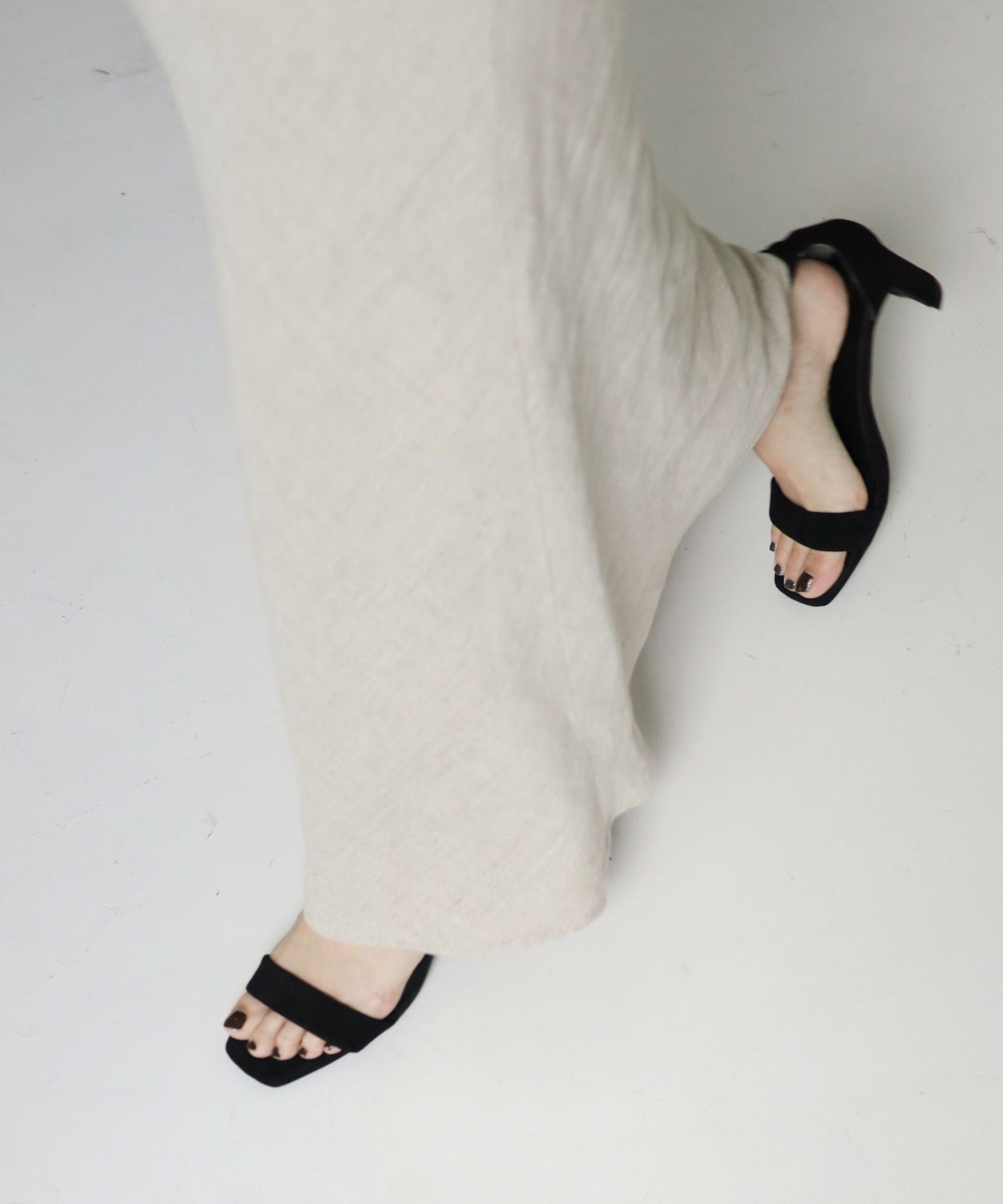 プレートヒールアンクルストラップサンダル 一部3月末頃入荷予定