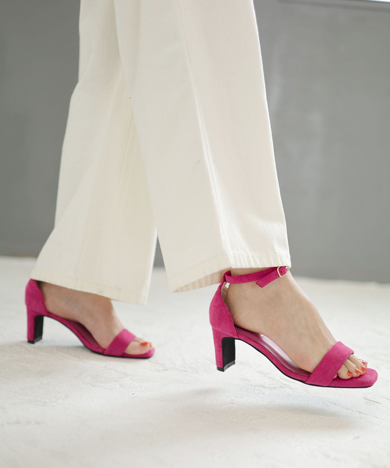 プレートヒールアンクルストラップサンダル 一部3月末頃入荷予定