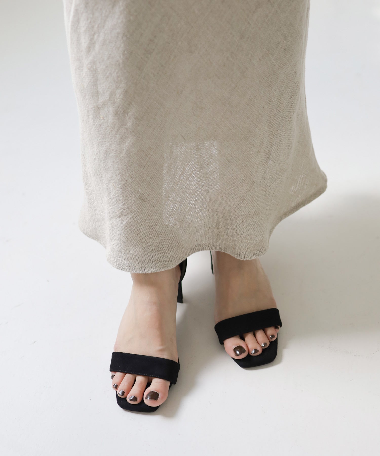 プレートヒールアンクルストラップサンダル