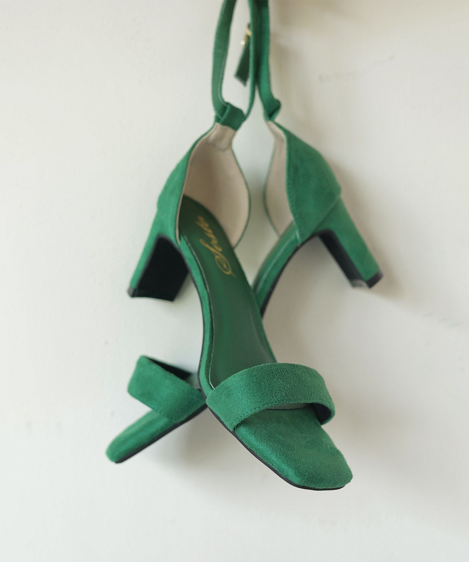 プレートヒールアンクルストラップサンダル 一部3月末頃入荷予定