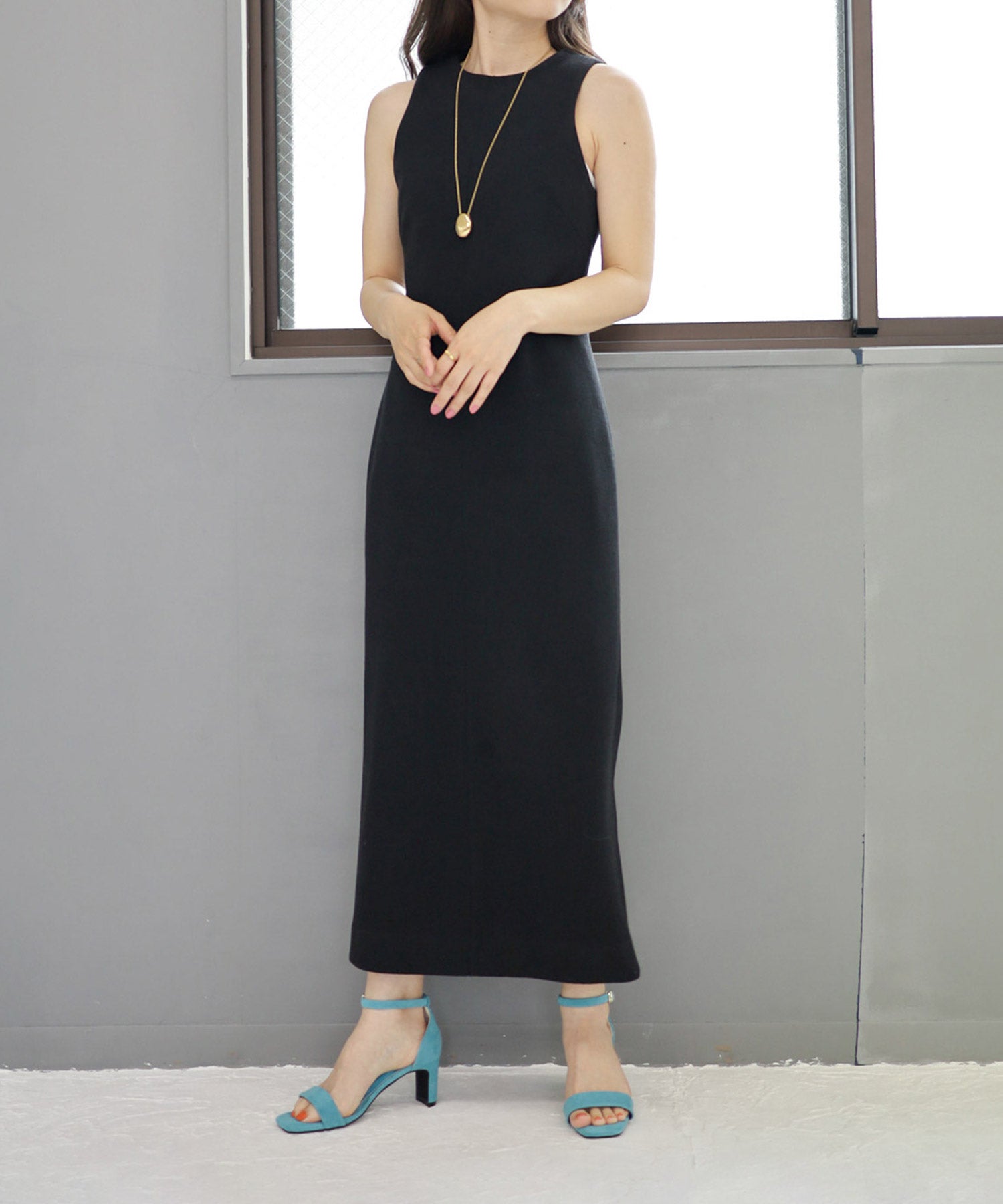 プレートヒールアンクルストラップサンダル