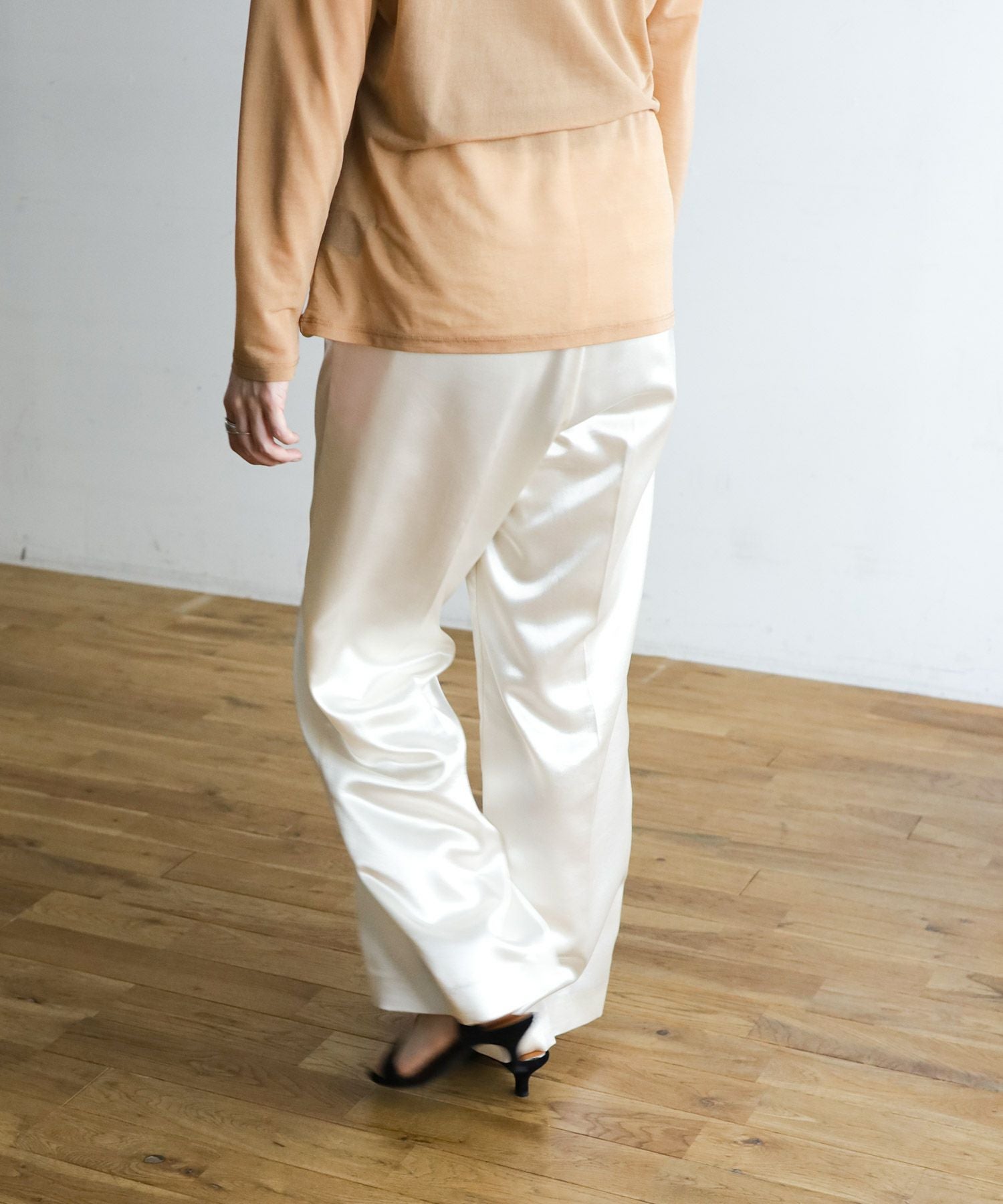 ワンストラップミドルヒールサンダル