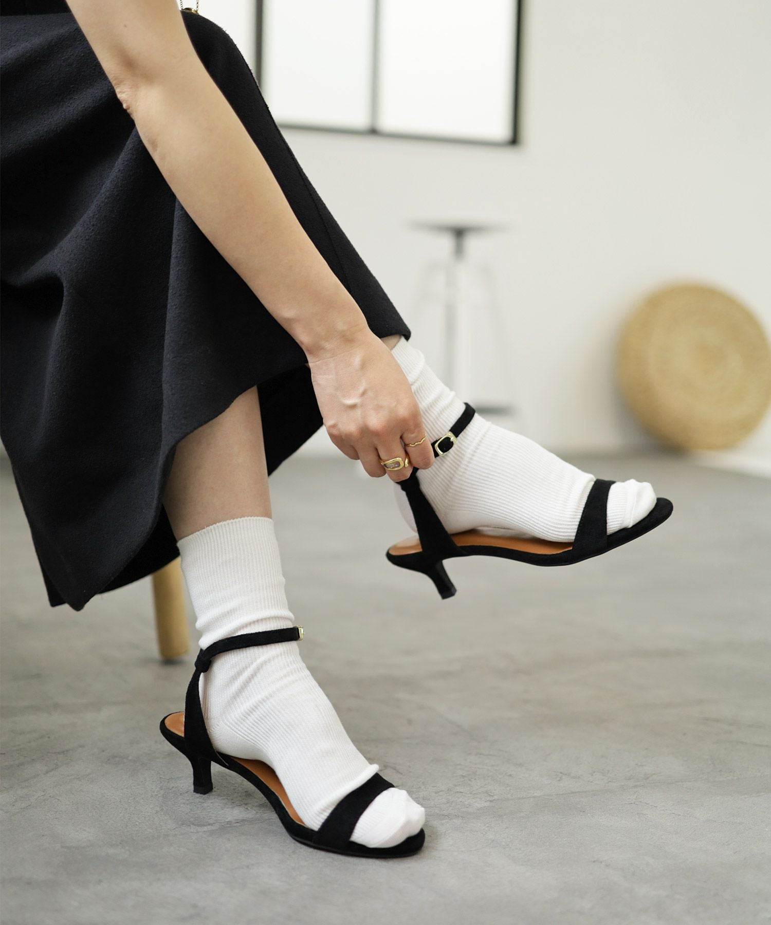 ワンストラップミドルヒールサンダル