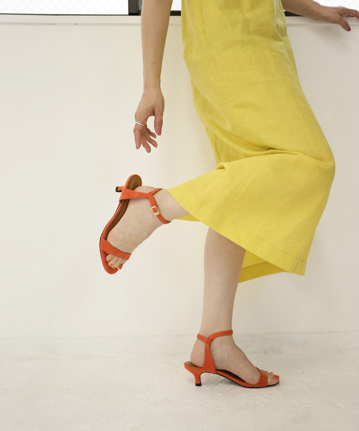 ワンストラップミドルヒールサンダル