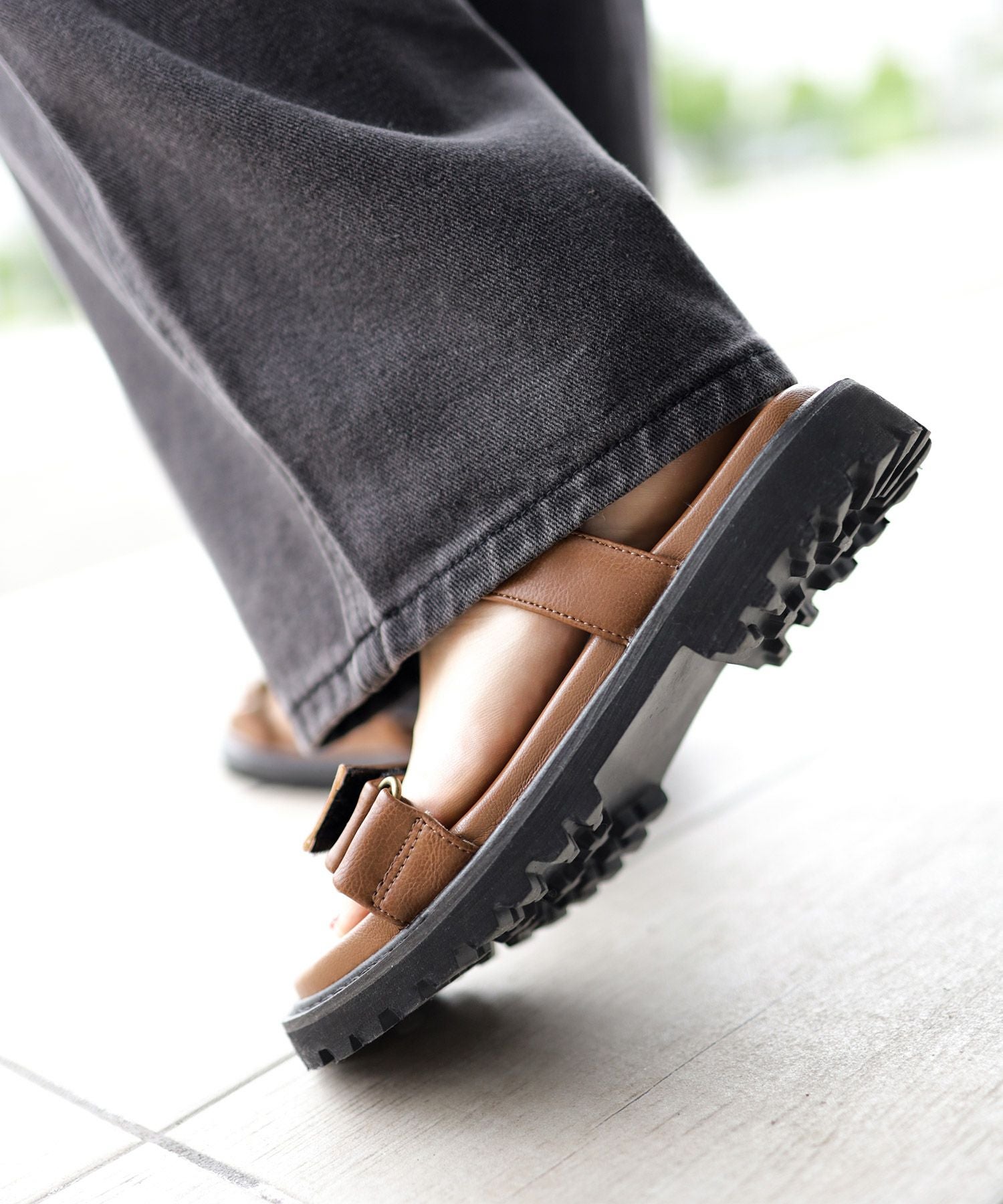 厚底タンクソールの高密度クッションインソールダブルストラップサンダル▲返品交換不可