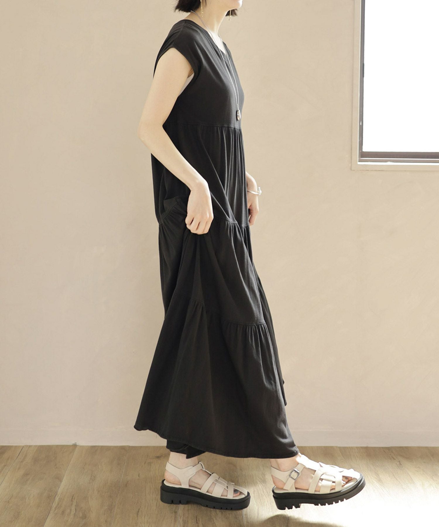極美品！Luis グルカサンダル 黒 厚底 約6cm 美脚 脚長効果 大人気 極美品！Luis グルカサンダル 黒 厚底 約6cm 美脚 脚長効果 大人気