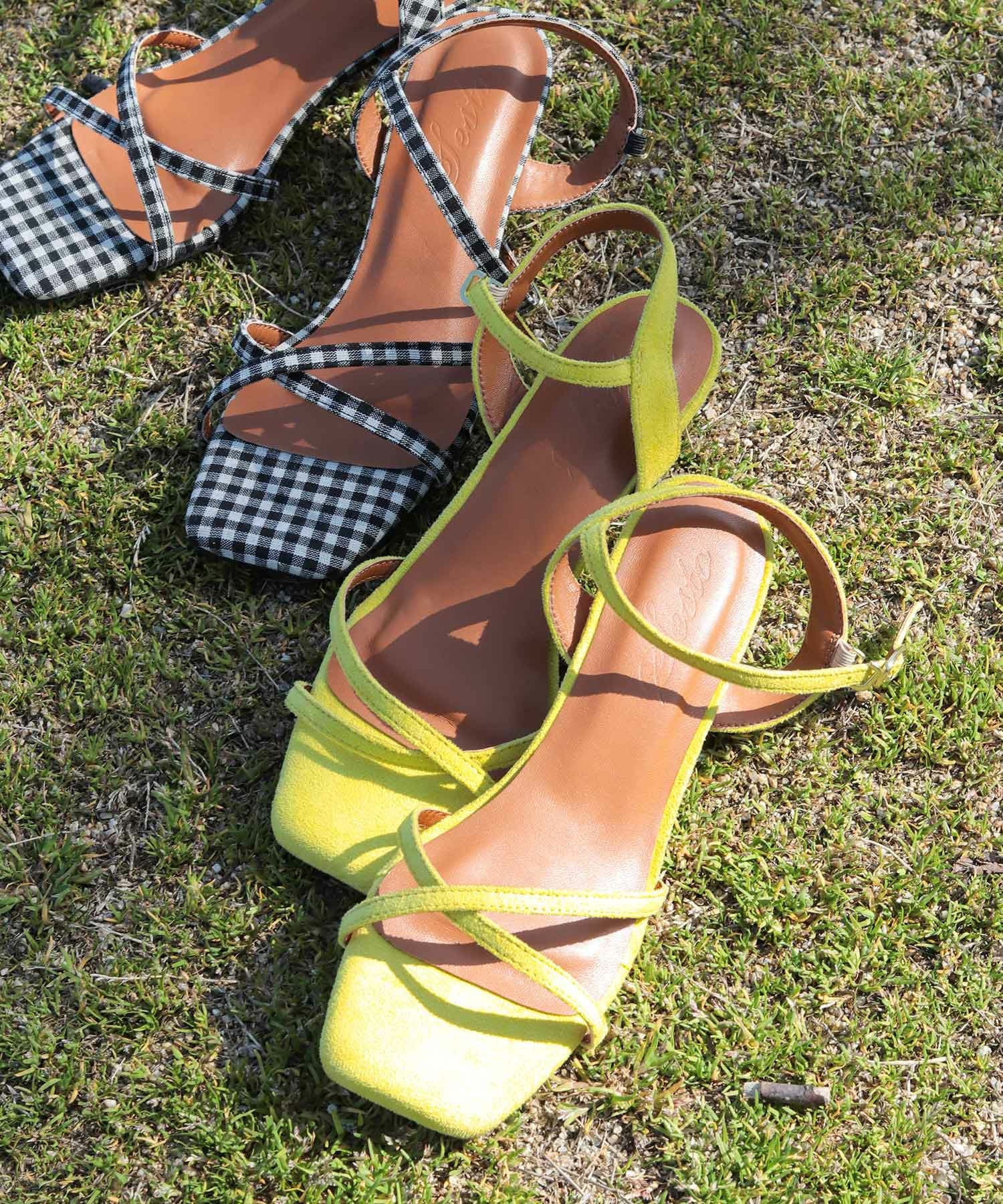 スクエアトゥクロスストラップミドルヒールサンダル