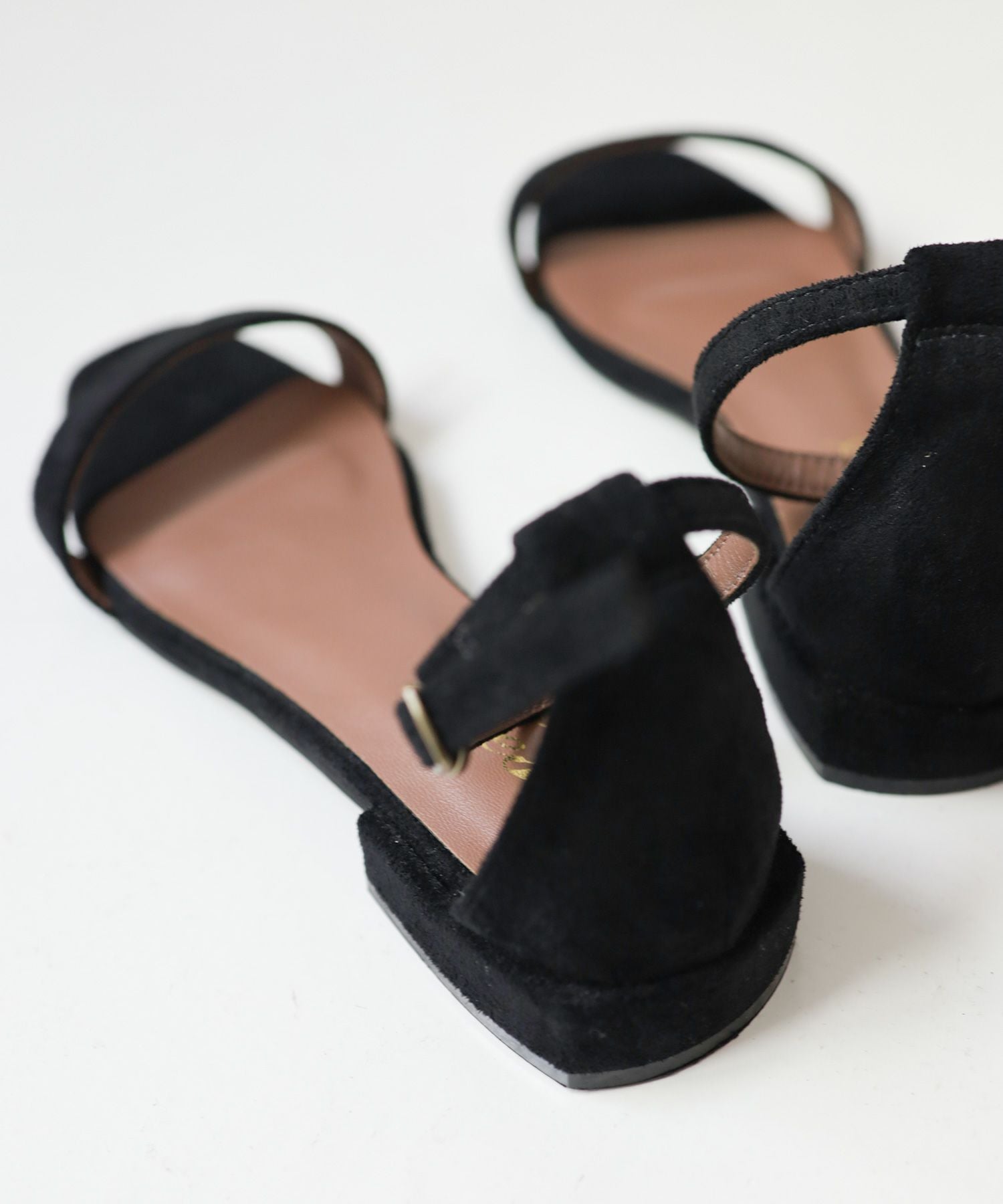 オーバーヒールアンクルストラップバーサンダル