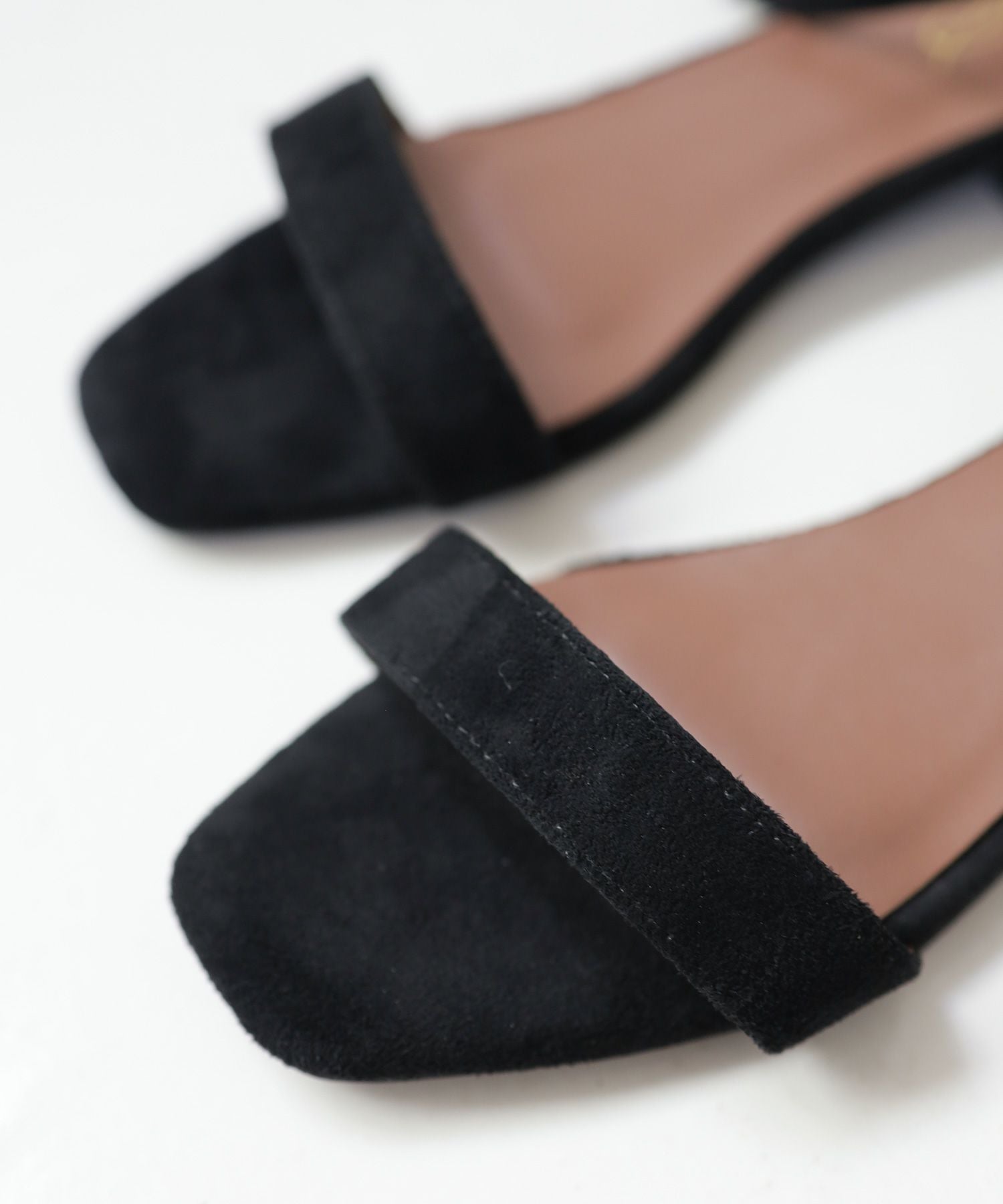 オーバーヒールアンクルストラップバーサンダル