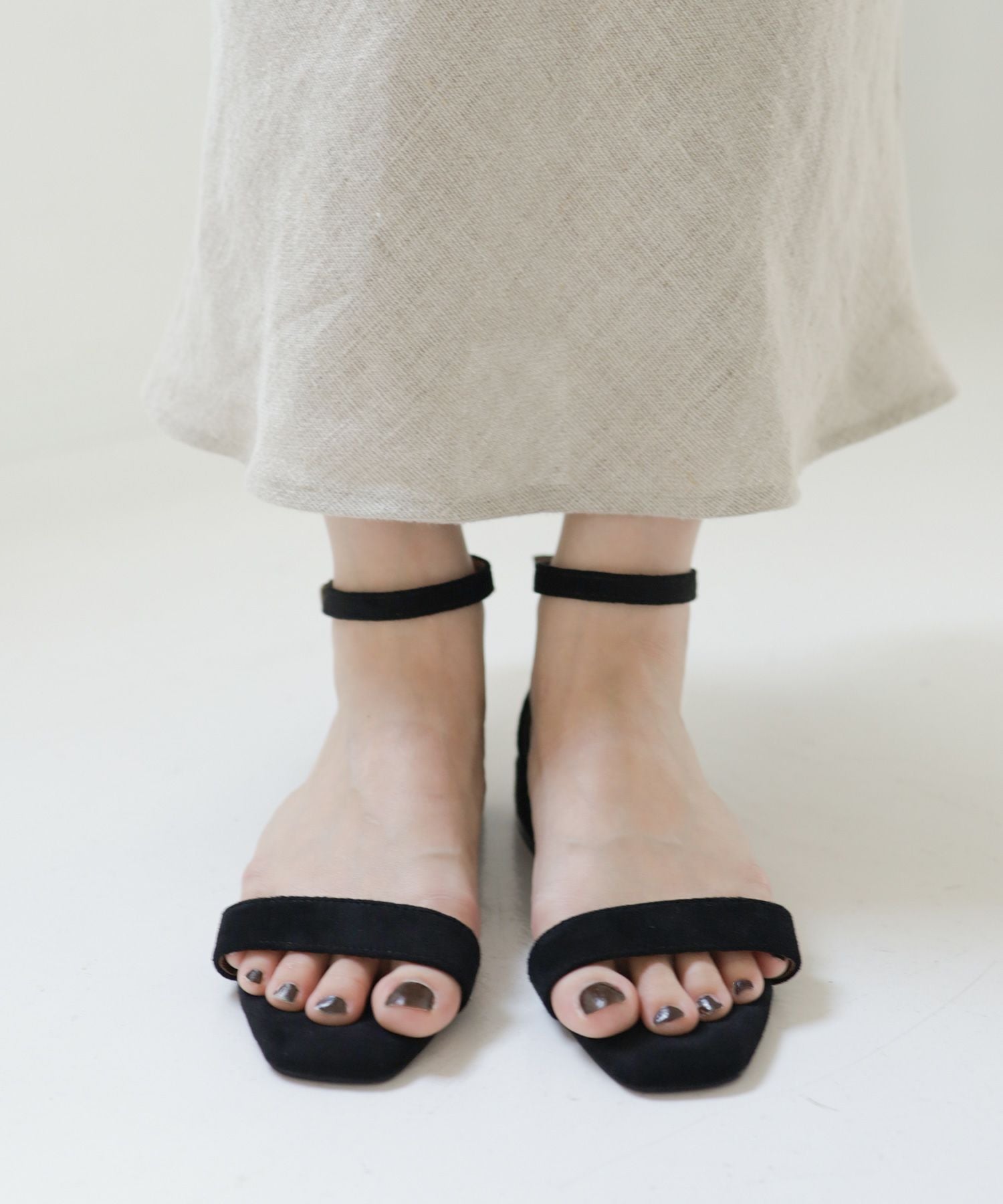 オーバーヒールアンクルストラップバーサンダル