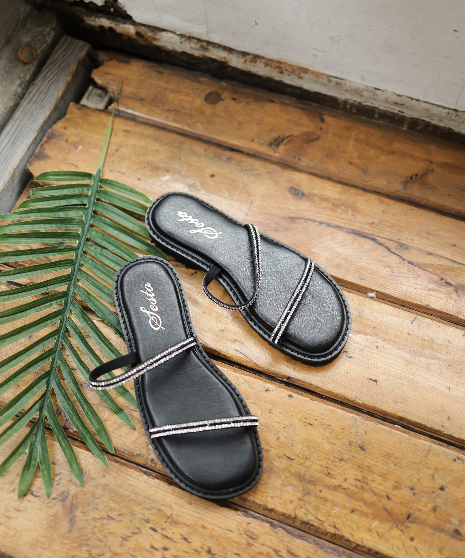 ビジューストラップのトラックソール厚底サンダル▲返品交換不可