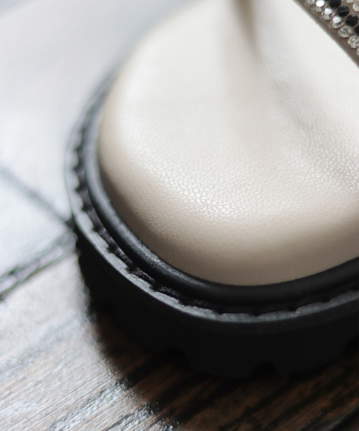 ビジューストラップのトラックソール厚底サンダル▲返品交換不可