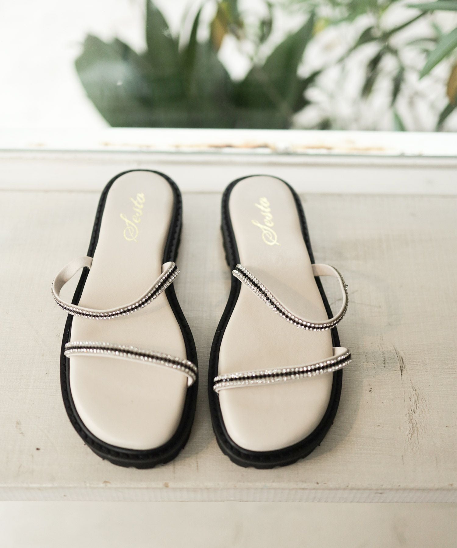 ビジューストラップのトラックソール厚底サンダル▲返品交換不可