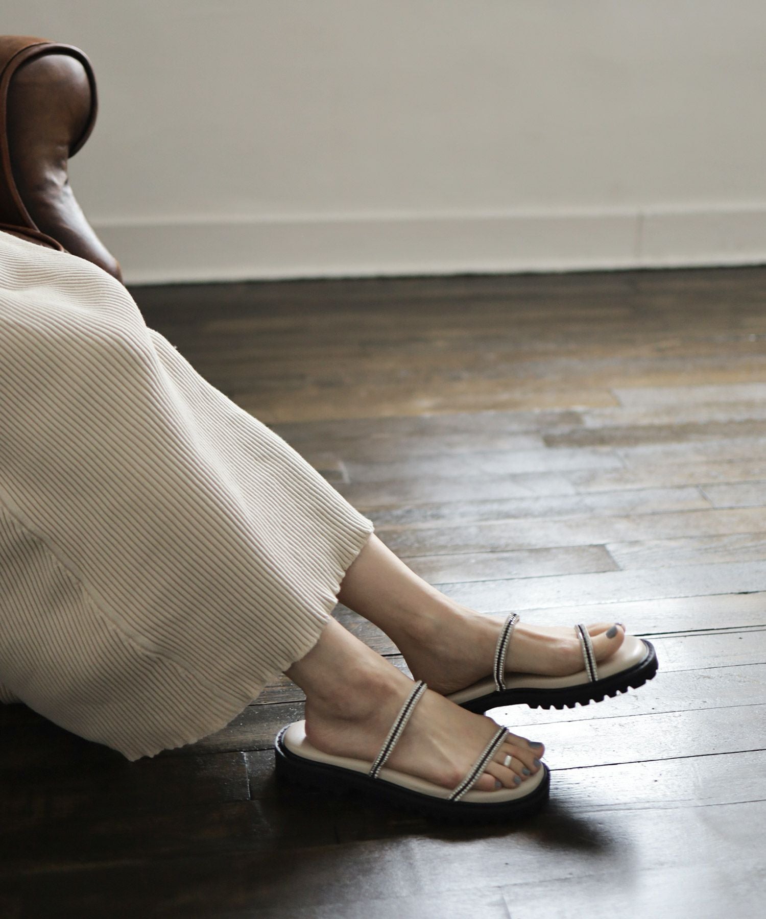 ビジューストラップのトラックソール厚底サンダル▲返品交換不可