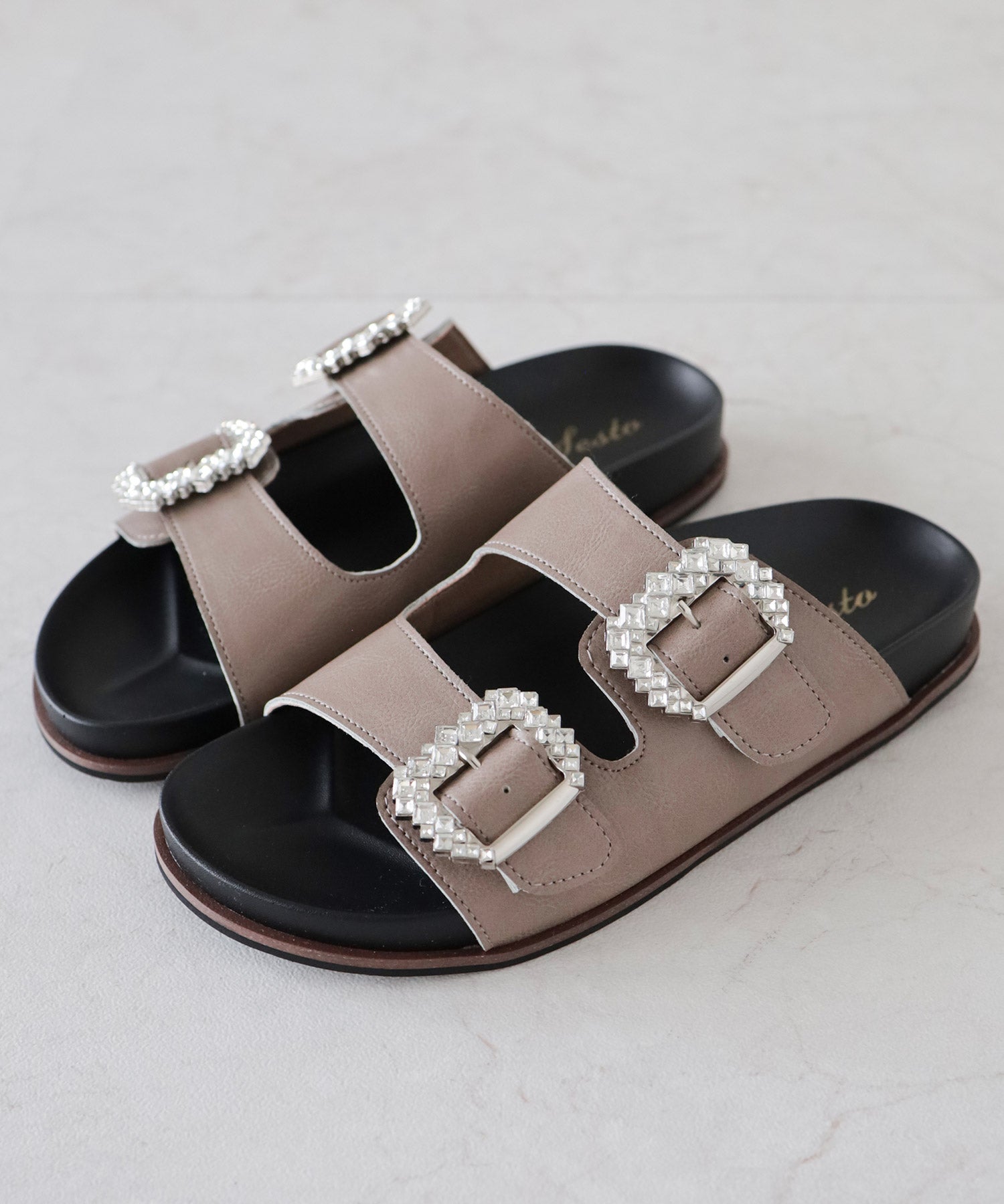 ビジューモチーフフットベッドサンダル