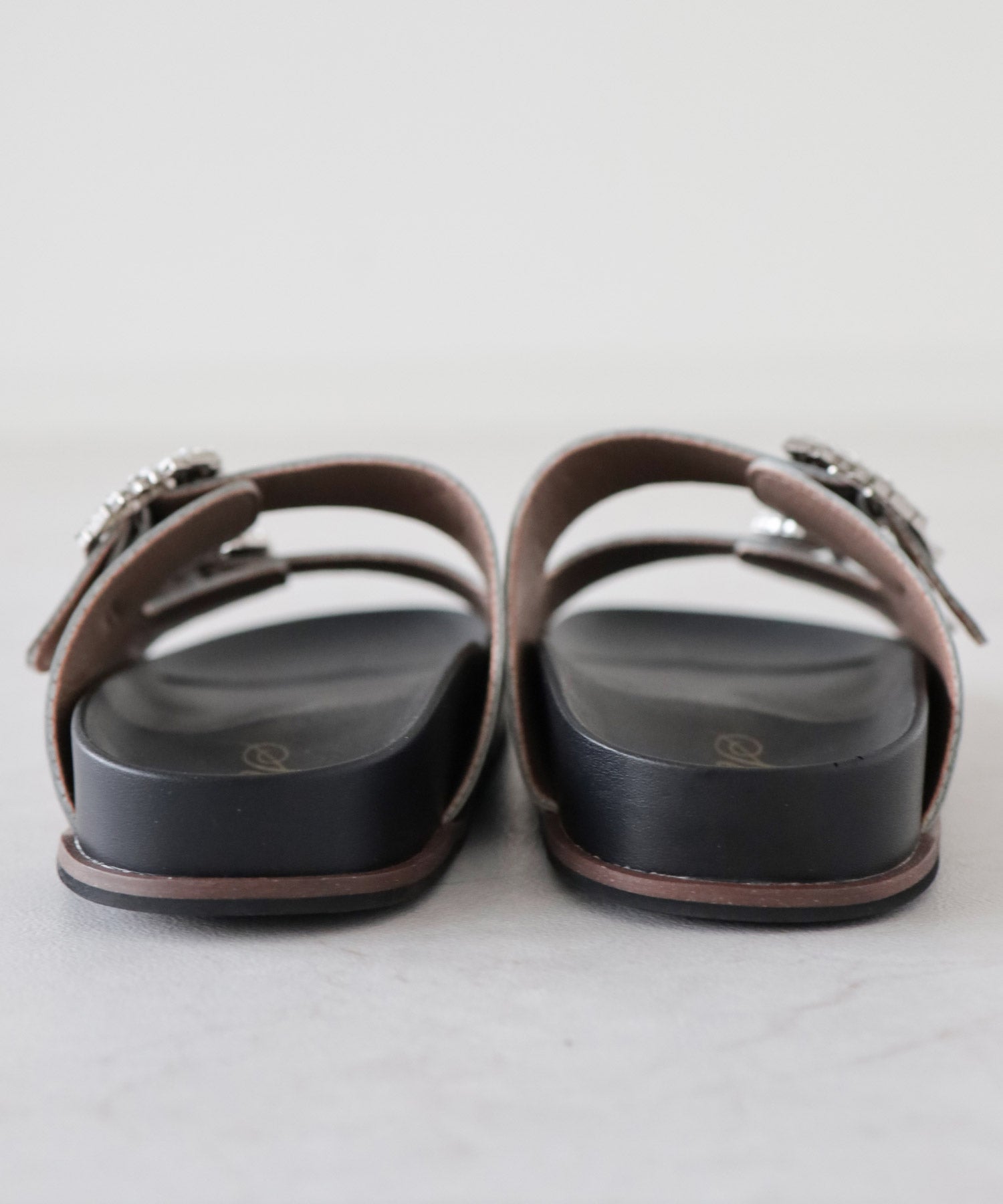 ビジューモチーフフットベッドサンダル